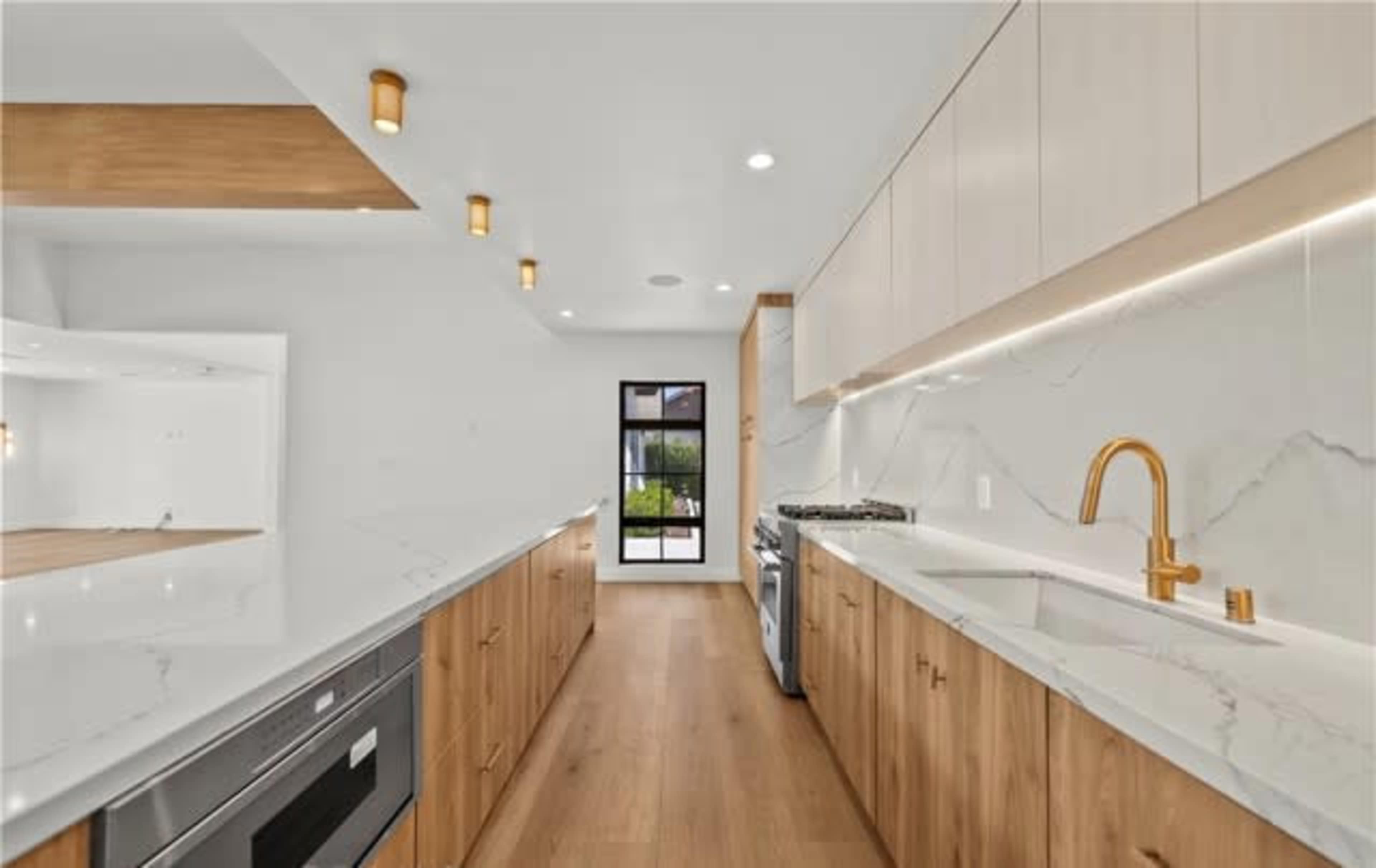 Modern Indoor-Outdoor Home with Garden & Open Living Image in Woodland Hills, Woodland Hills, CA