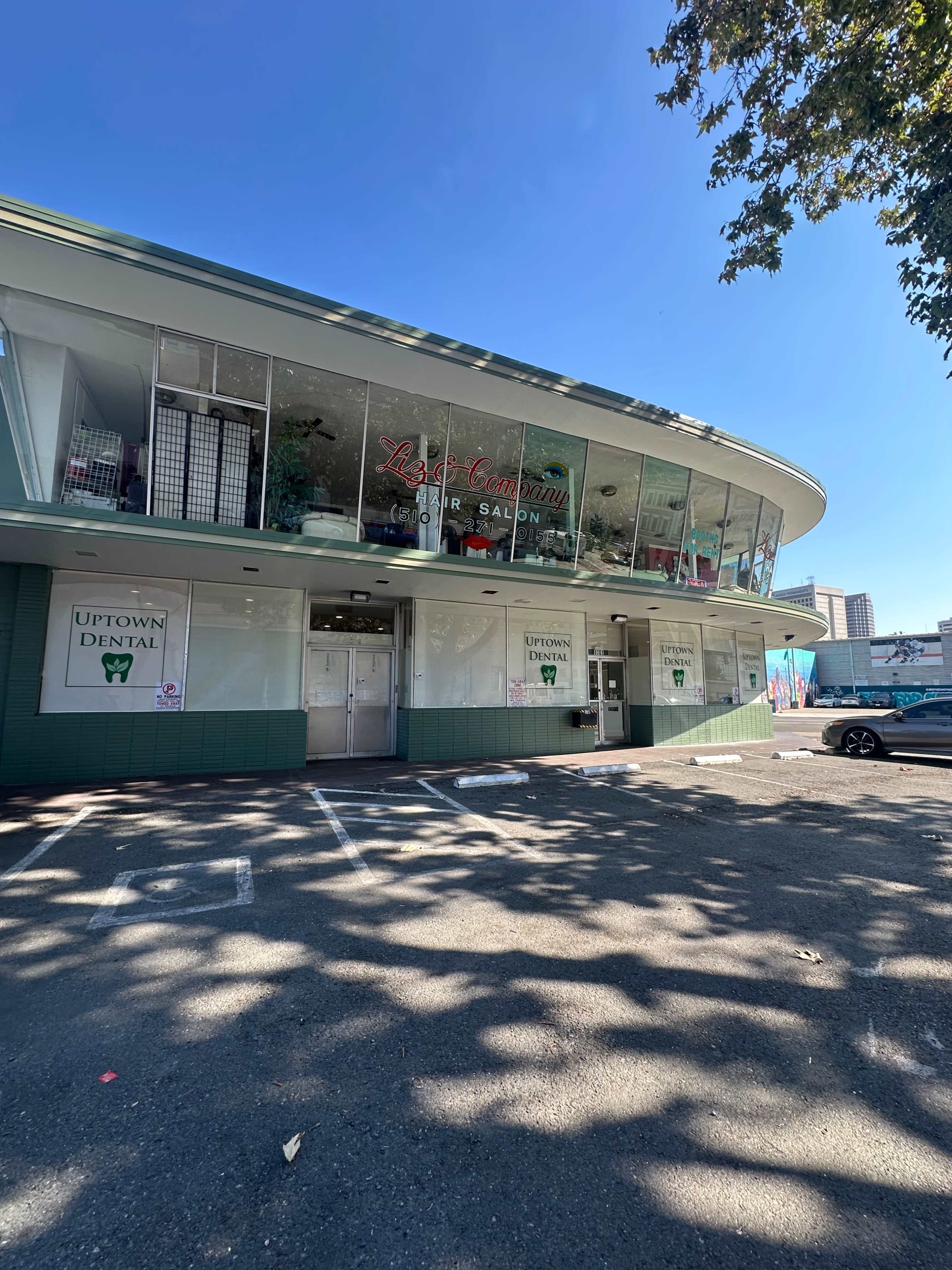 Rustic-Chic Studio Space for Stylists & Creatives Image in Downtown Oakland, Oakland, CA