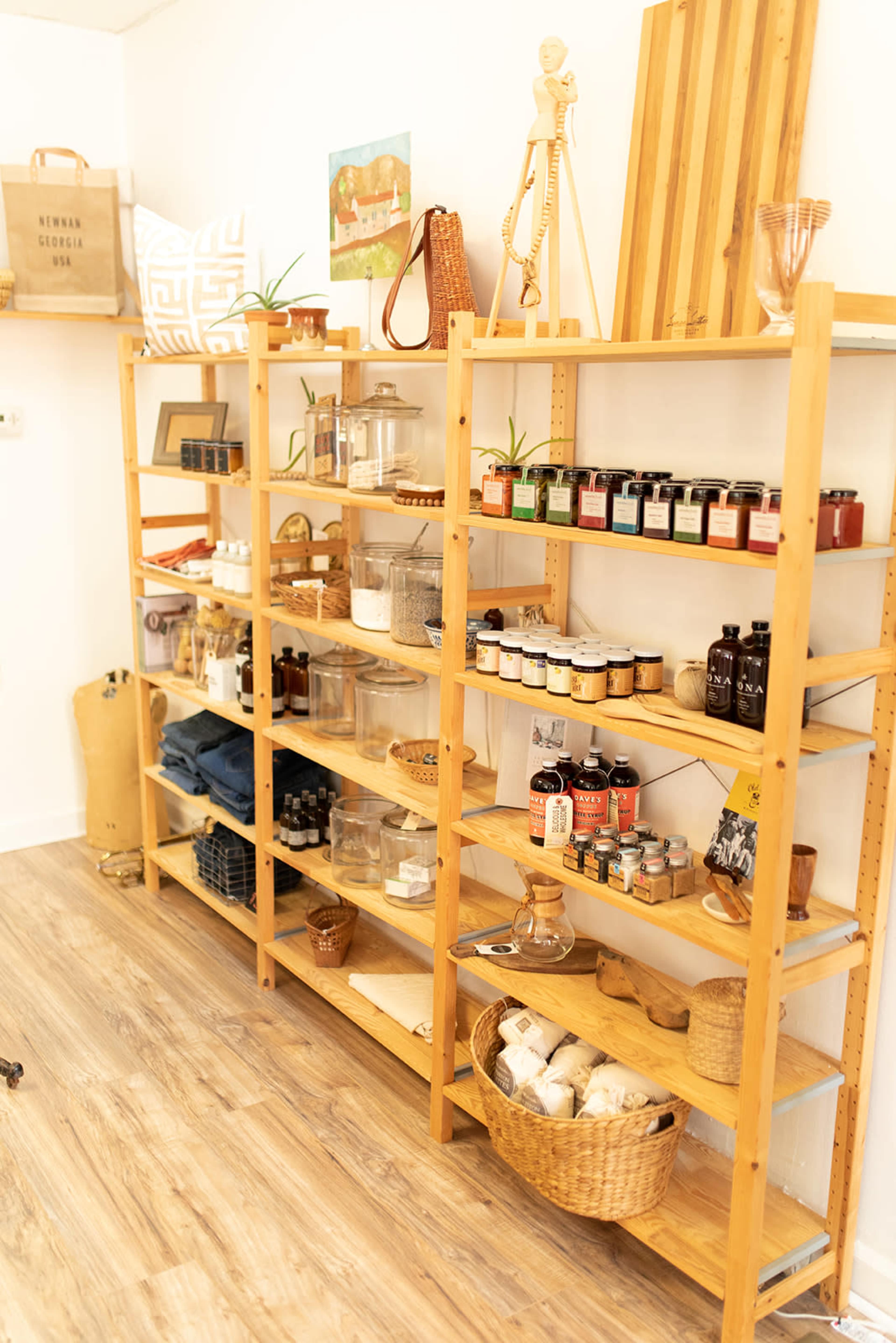 Minimalist Main Street Retail Space Image in Newnan, Newnan, GA