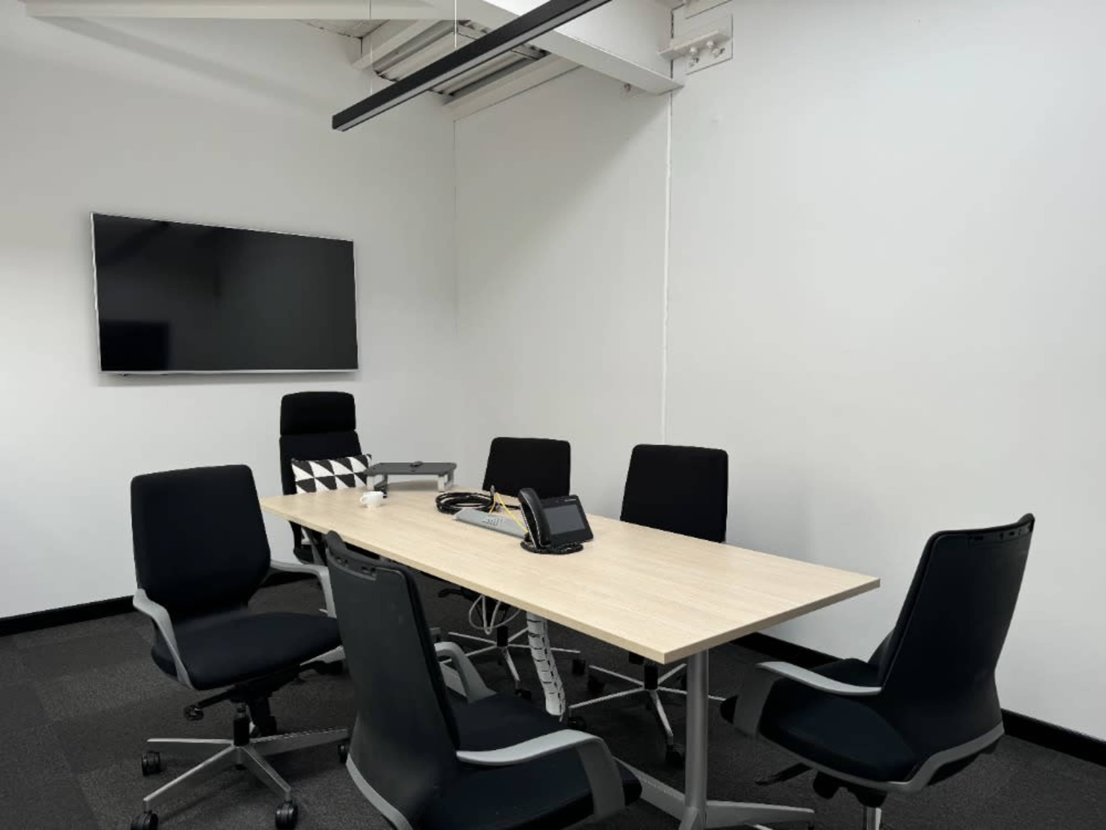 Medium Sized Meeting Room