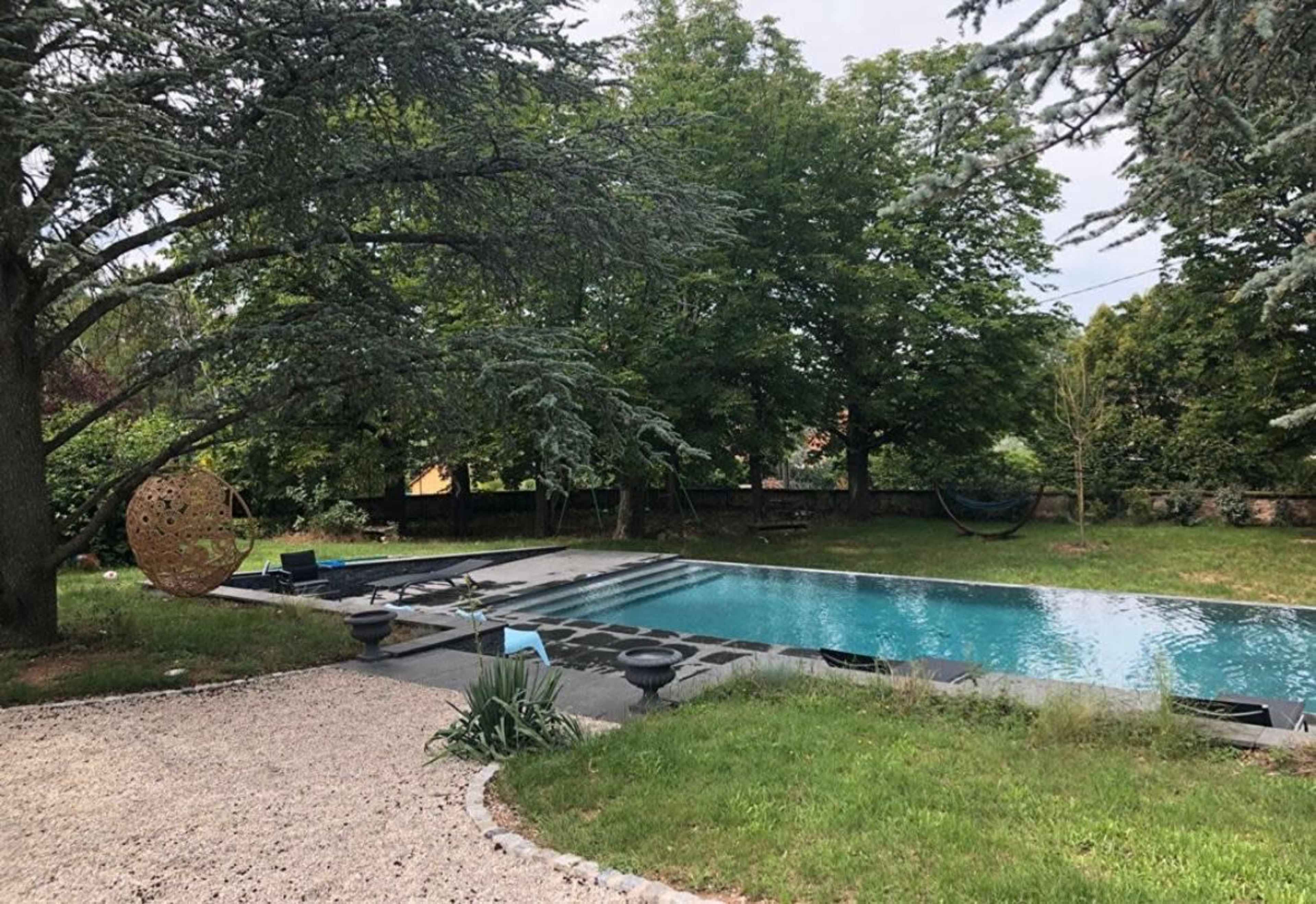 "Vintage Countryside Retreat: Exquisite!" Image in , Commelle Vernay