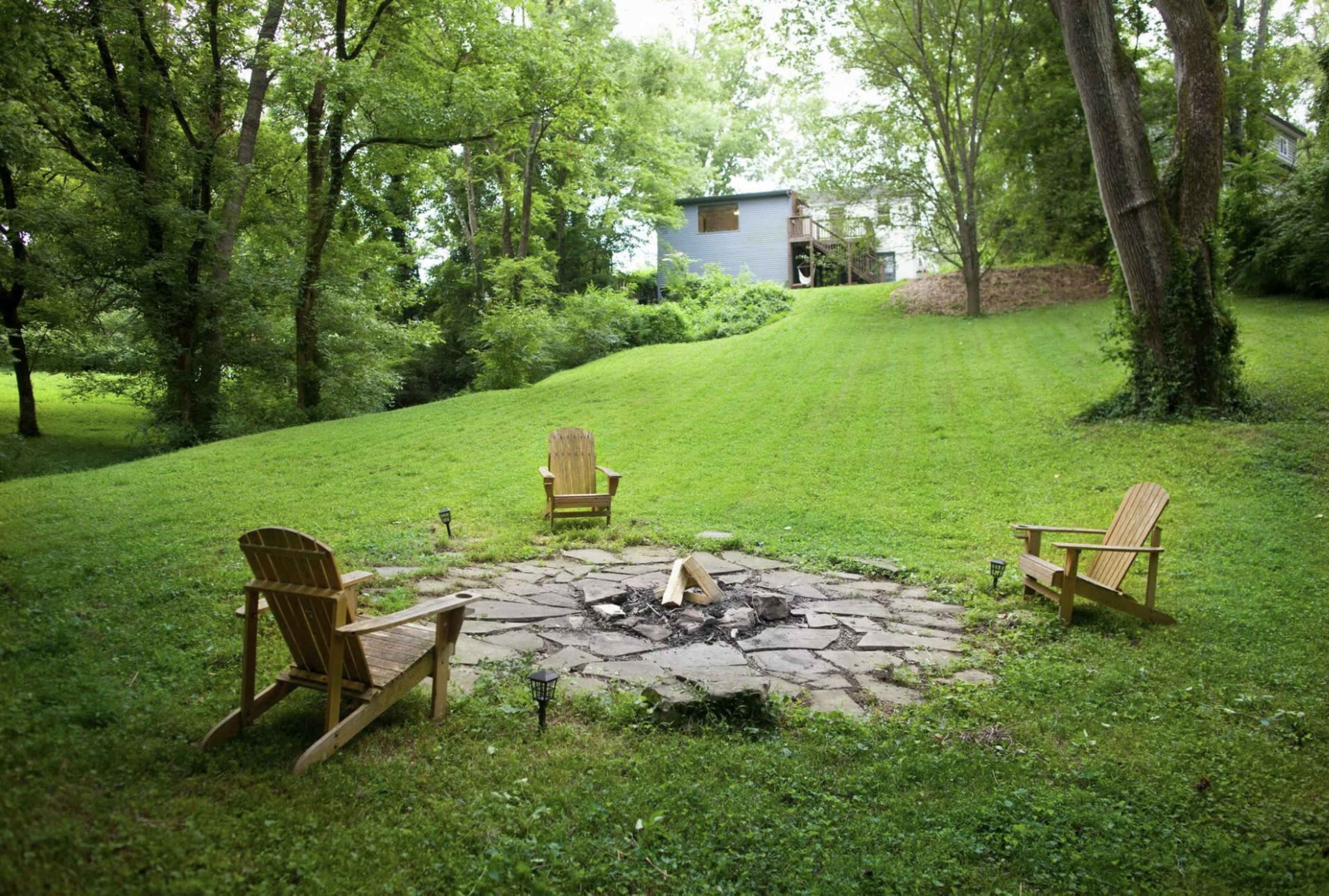 Large, private yard with private suite and deck 10 minutes from downtown Nasvhille Image in Glencliff, Nashville, TN