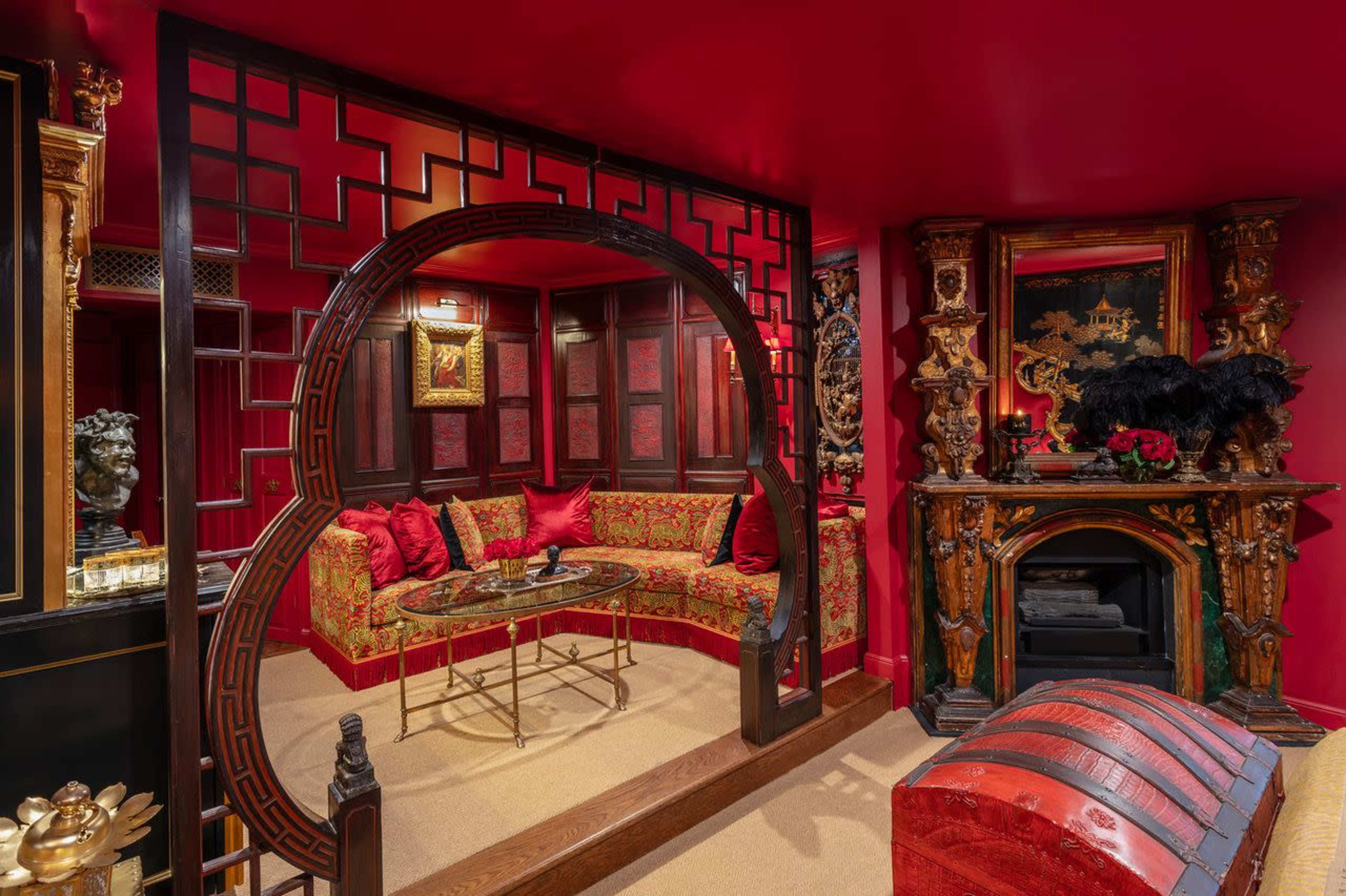 Grand Belle Suite at Petit Ermitage Image in Central LA, West Hollywood, CA