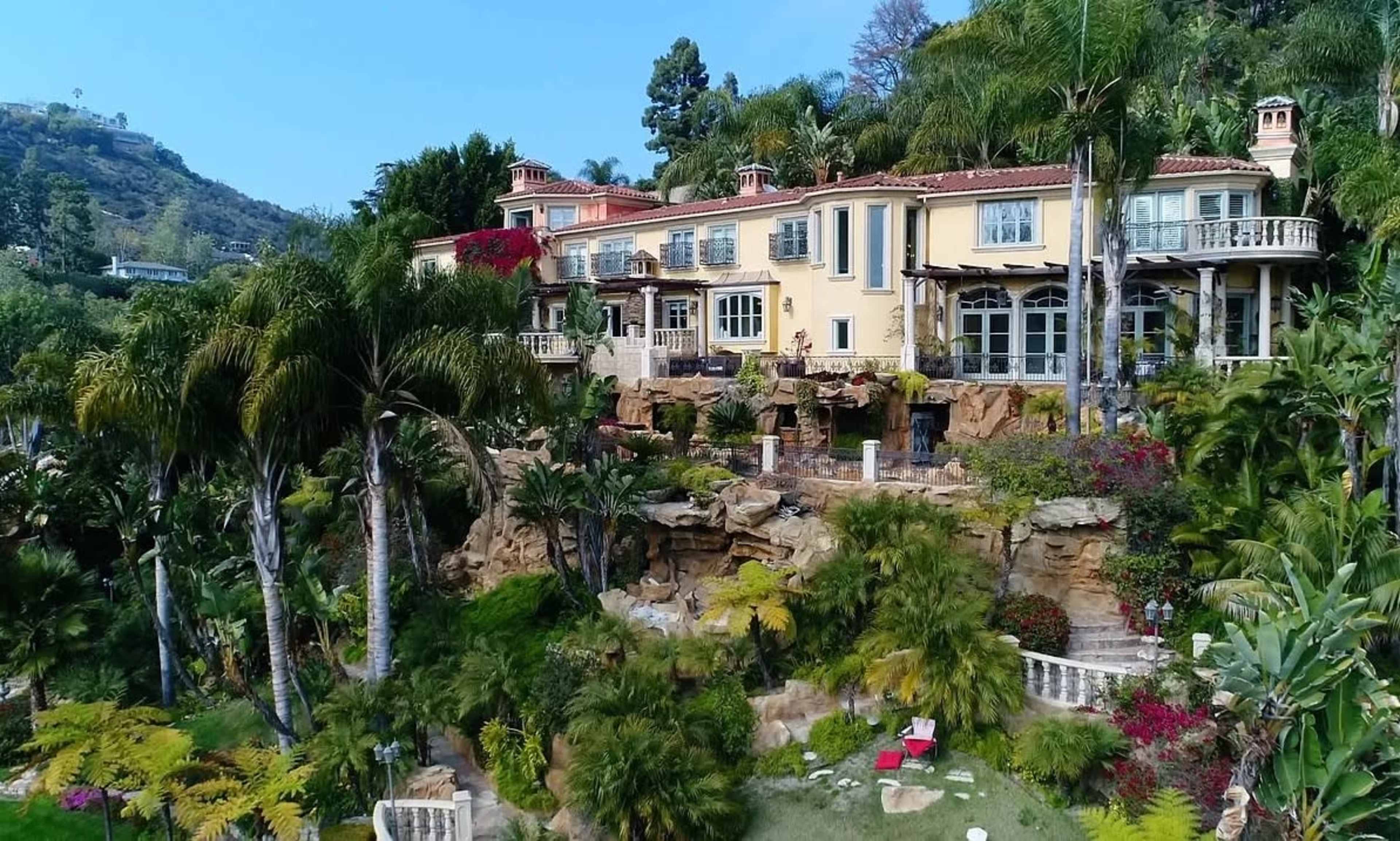 PARADISE FOUND: SPANISH GEM WATERFALLS CABANAS Image in Bel Air, Los Angeles, CA