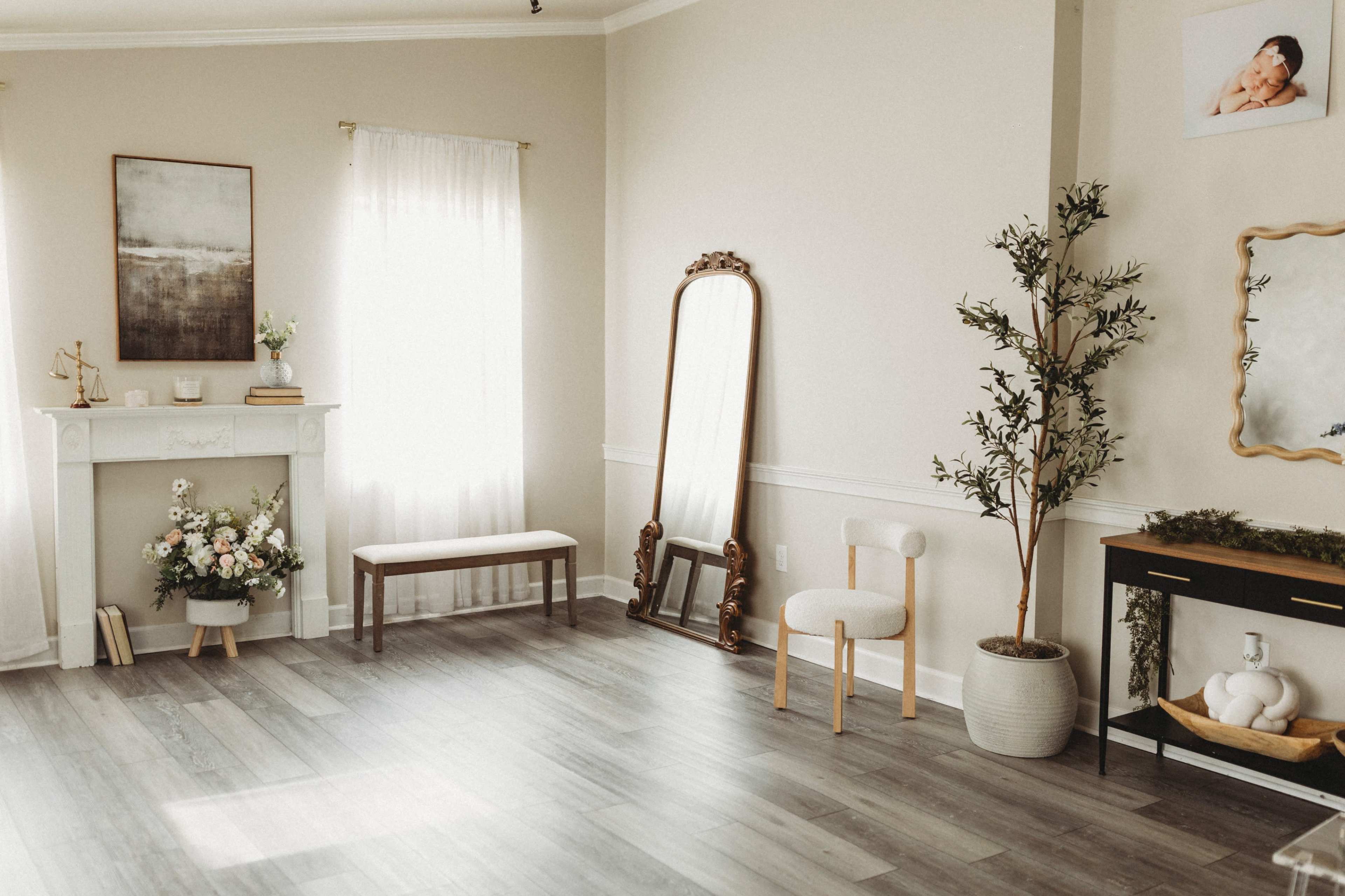 Light and airy photo studio Image in Lebanon, Lebanon, TN