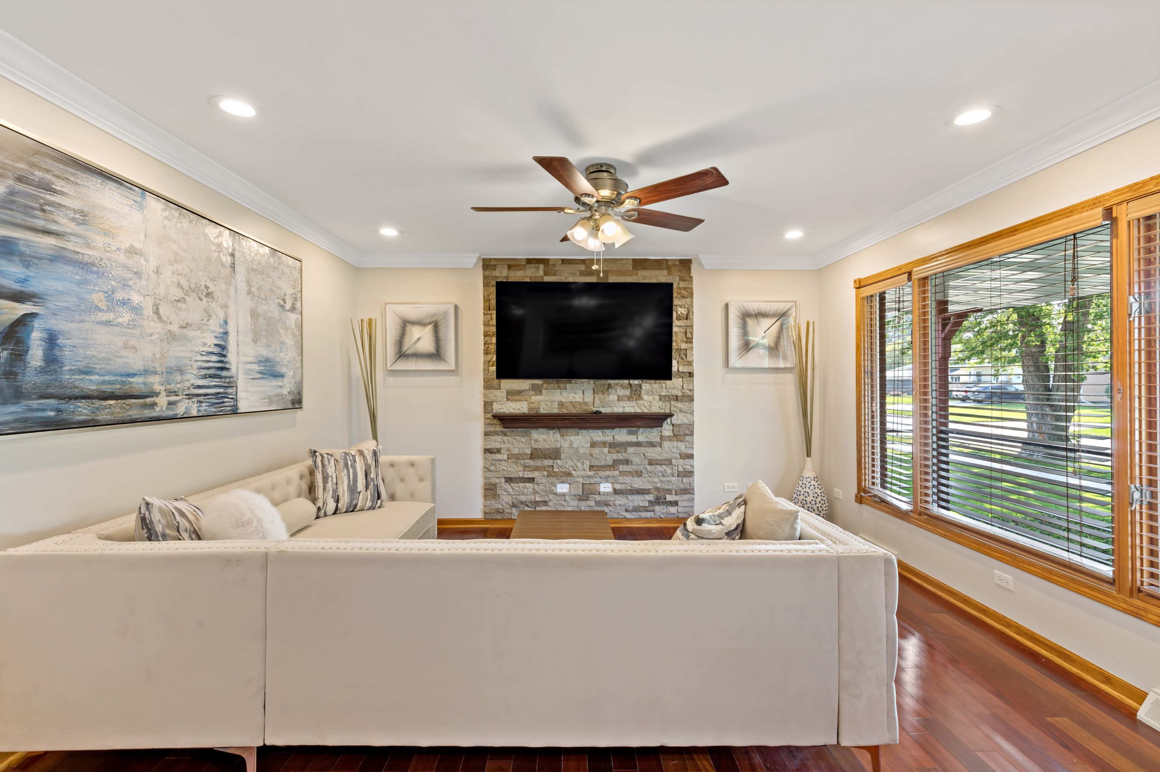 Munster Escape from City Home Image in North Township, Munster, IN