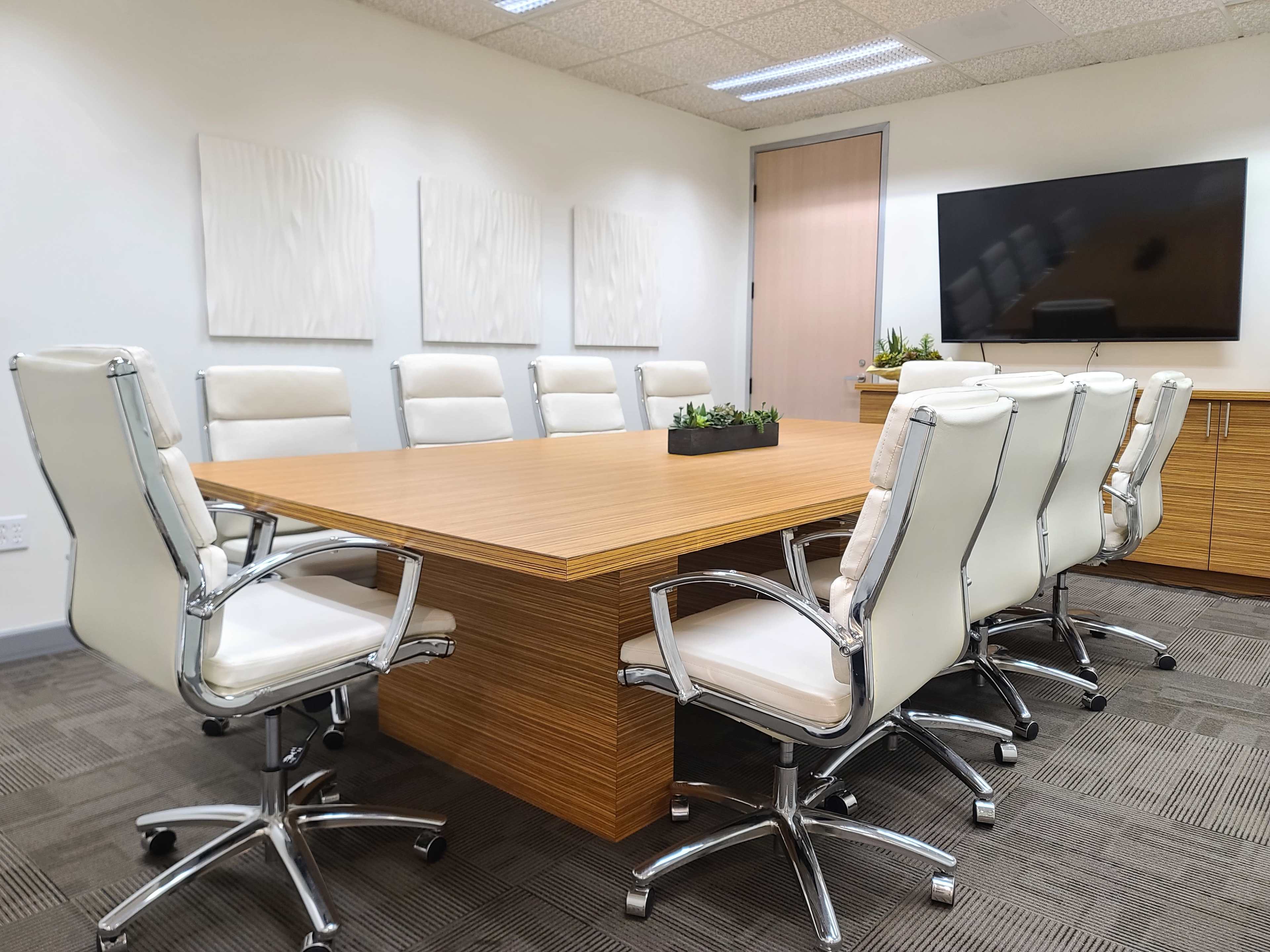 Large Conference Room in Prime Location Near Downtown Image in Magnolia Center, Riverside, CA