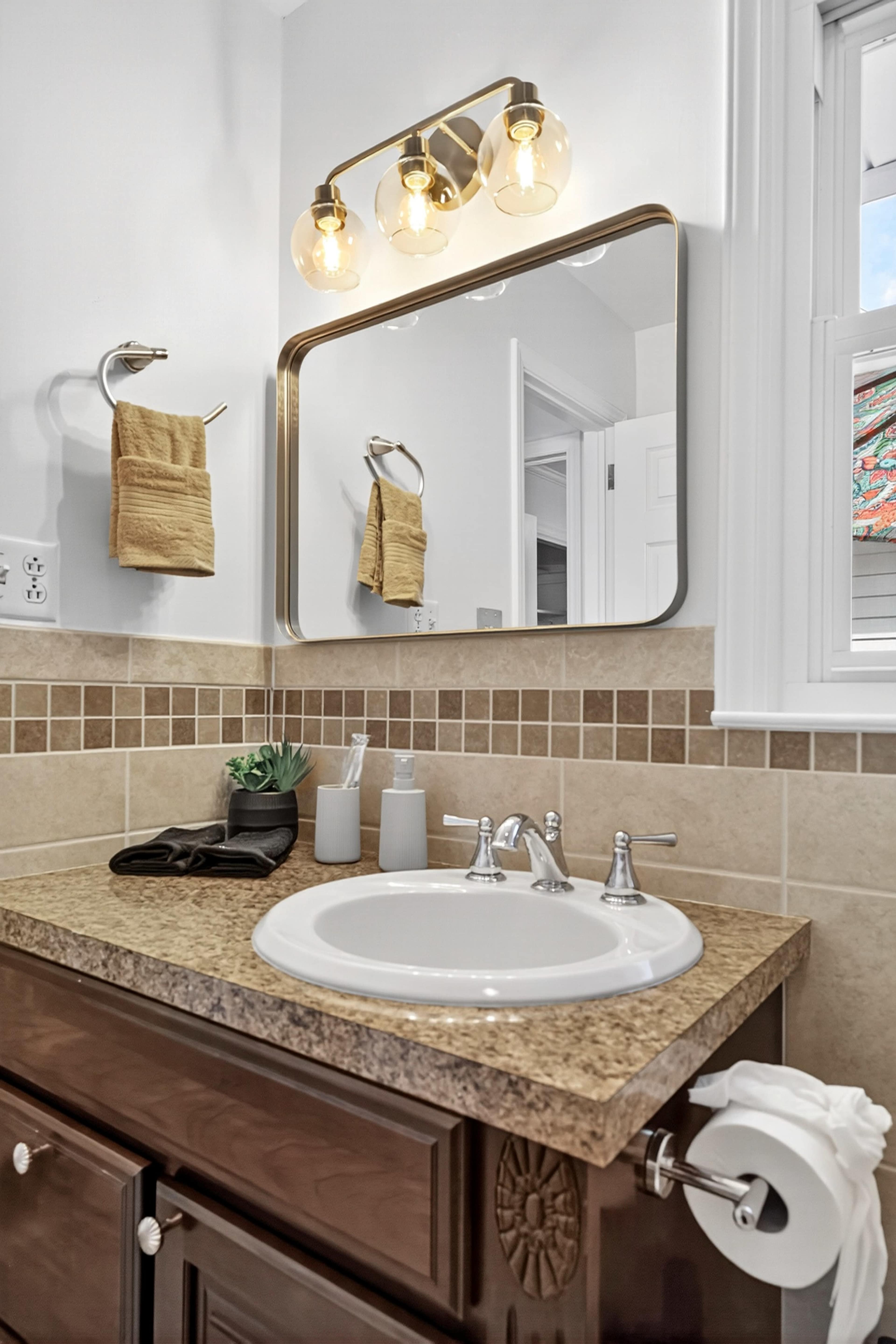 Charming Spacious Home With Pool and Hot Tub Image in Toddville Road, Charlotte, NC