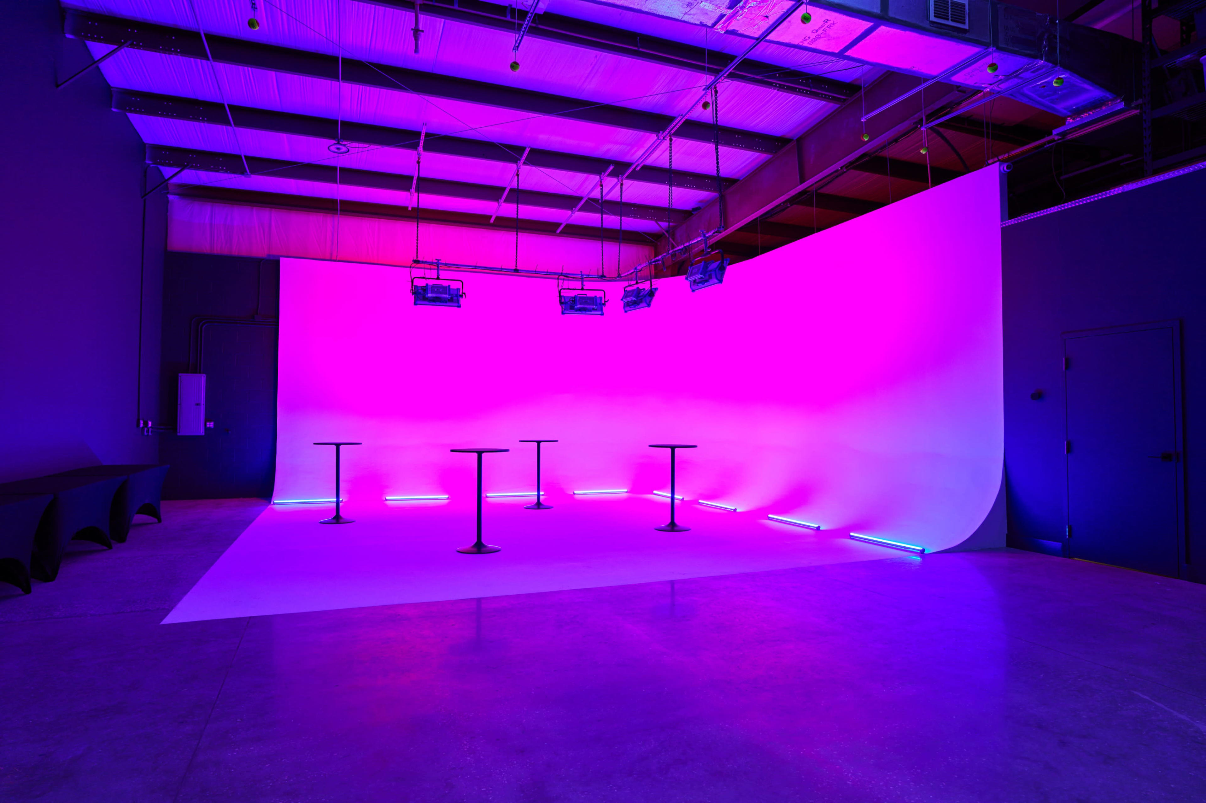1,400SF Cyc Studio + 300SF Conference Room | 25×25 Cyc Wall – Orlando Image in Casselberry, Casselberry, FL