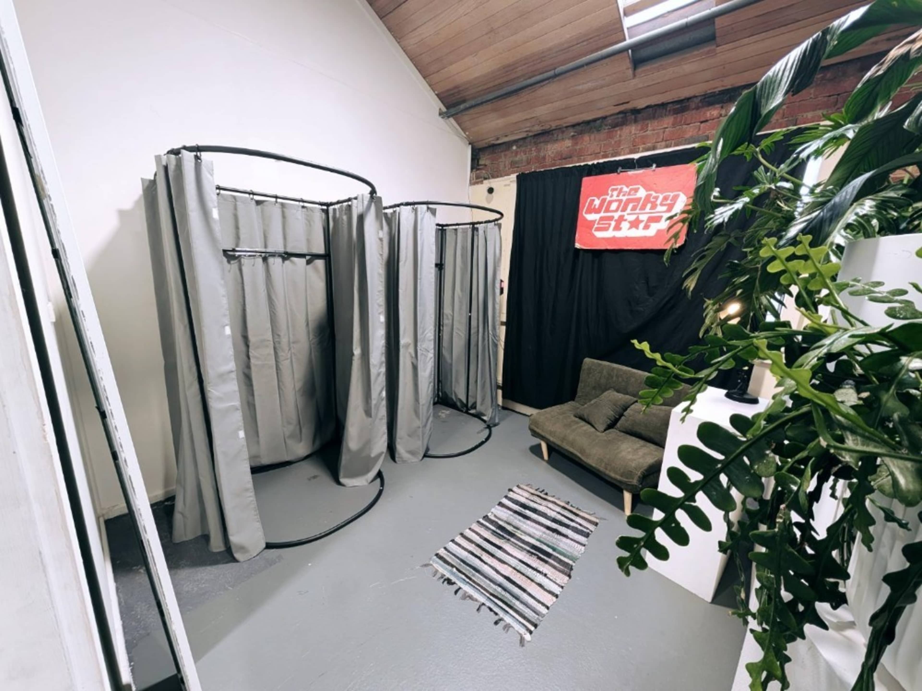 Change Rooms x 2