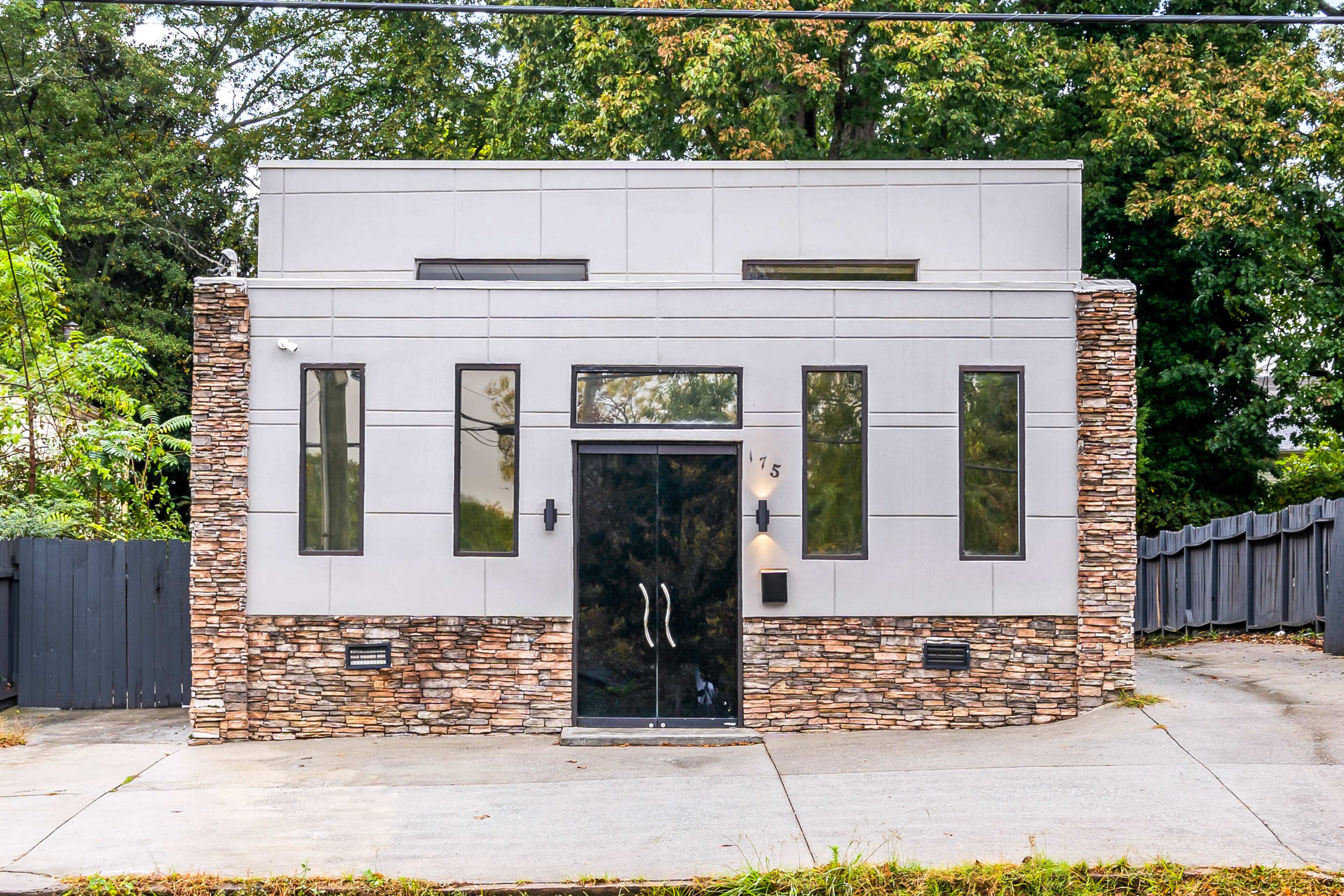 In-Town Modern Photo Studio Image in Reynoldstown, Atlanta, GA