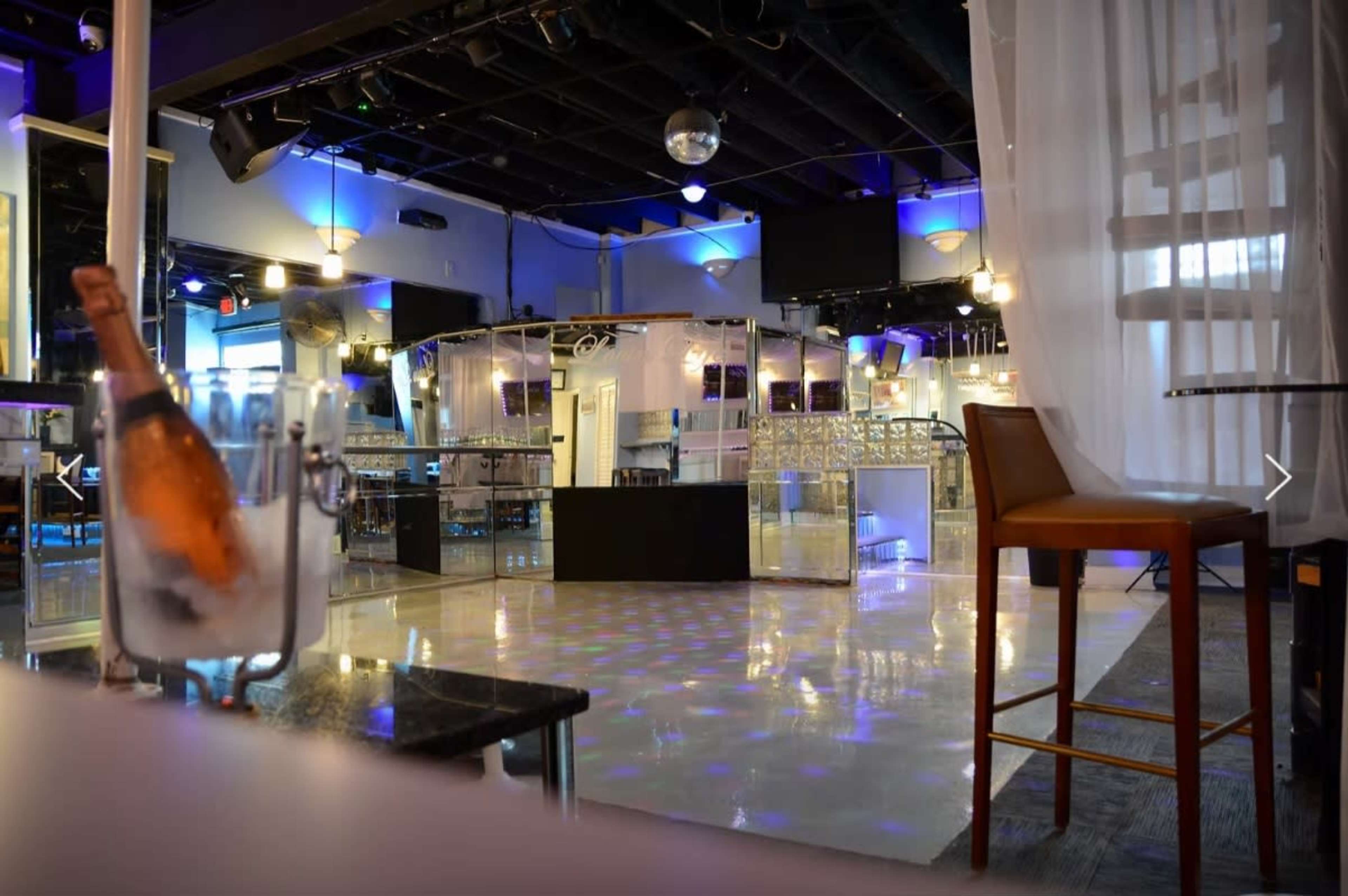 24hr Rental for Business Planners and Professional Entrepreneurs Image in Schaefer 7/8 Lodge, Detroit, MI