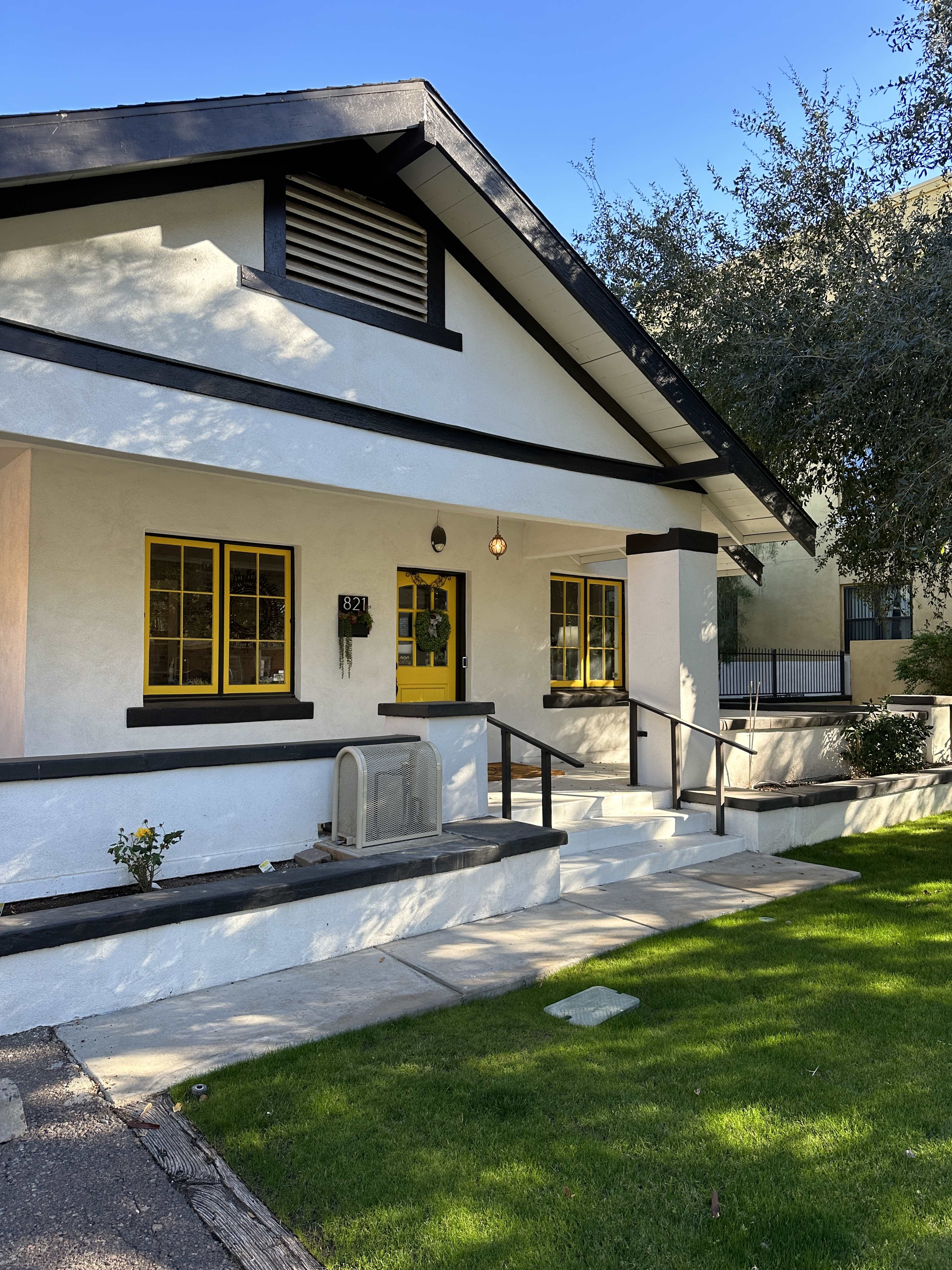 Charming Historic Bungalow with Modern Amenities Image in Central City, Phoenix, Arizona