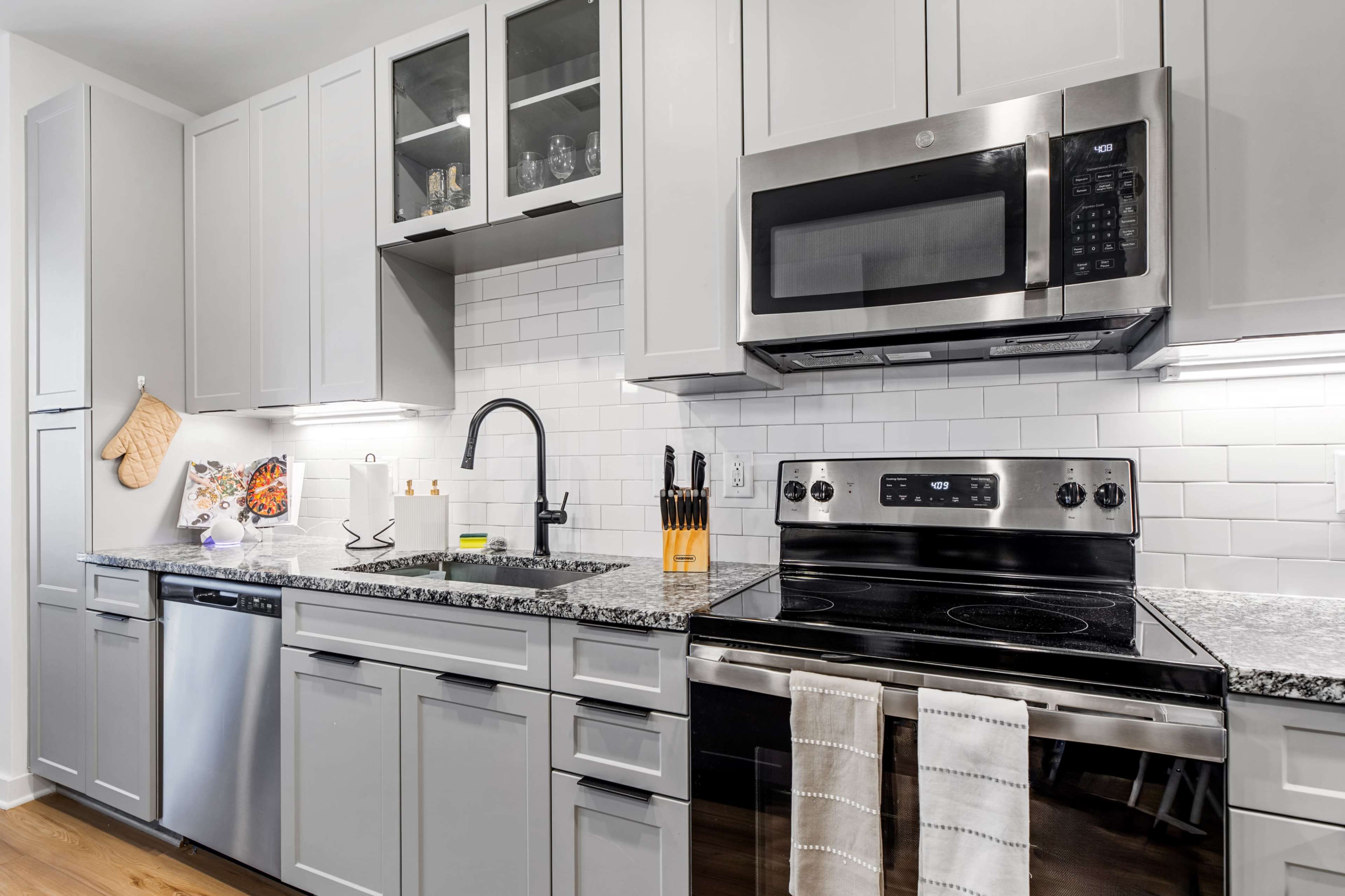 Plush Elegance Suite Image in Bellevue, Nashville, TN