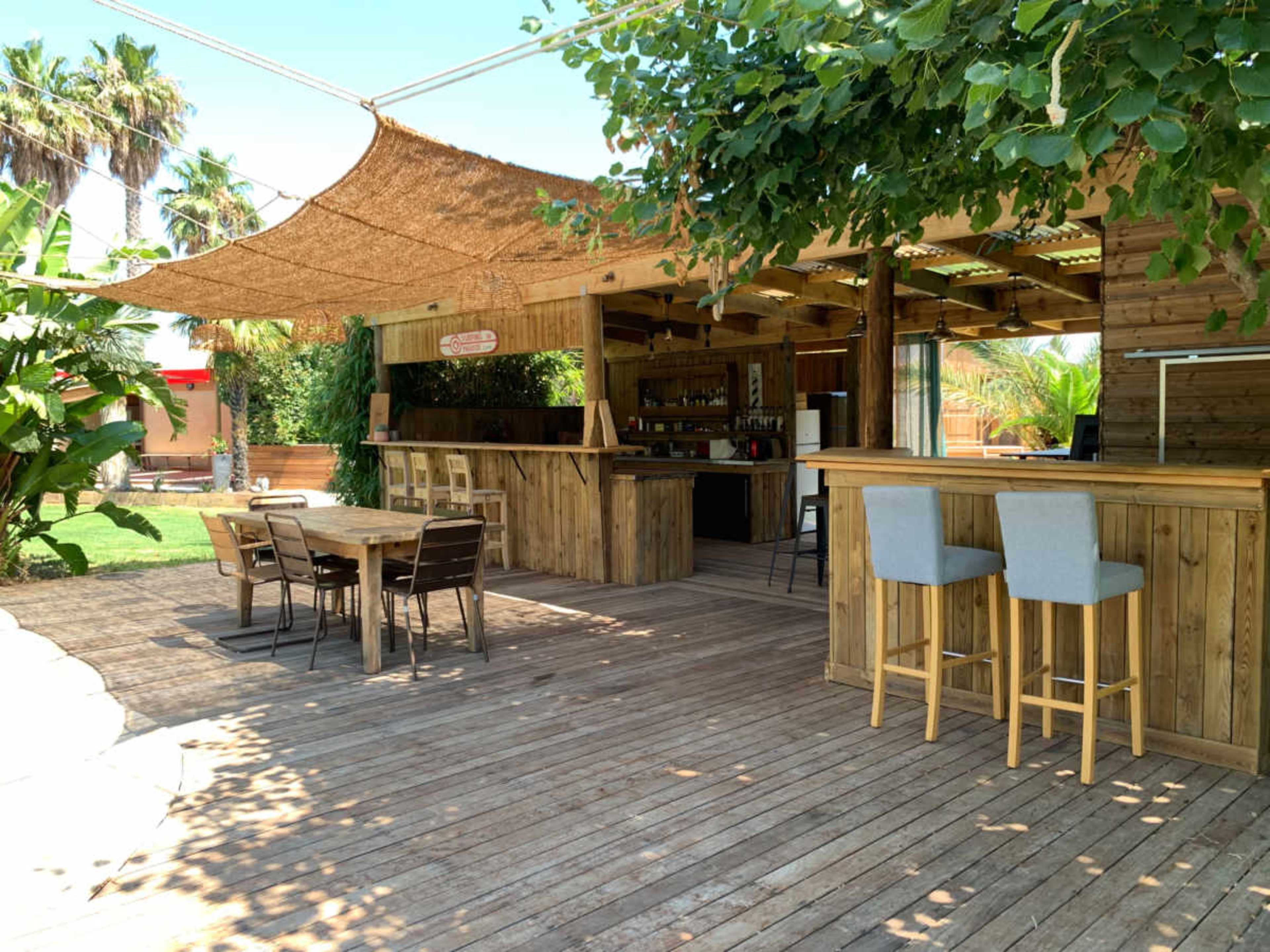 Jardin tropical et piscine Image in , Hyères