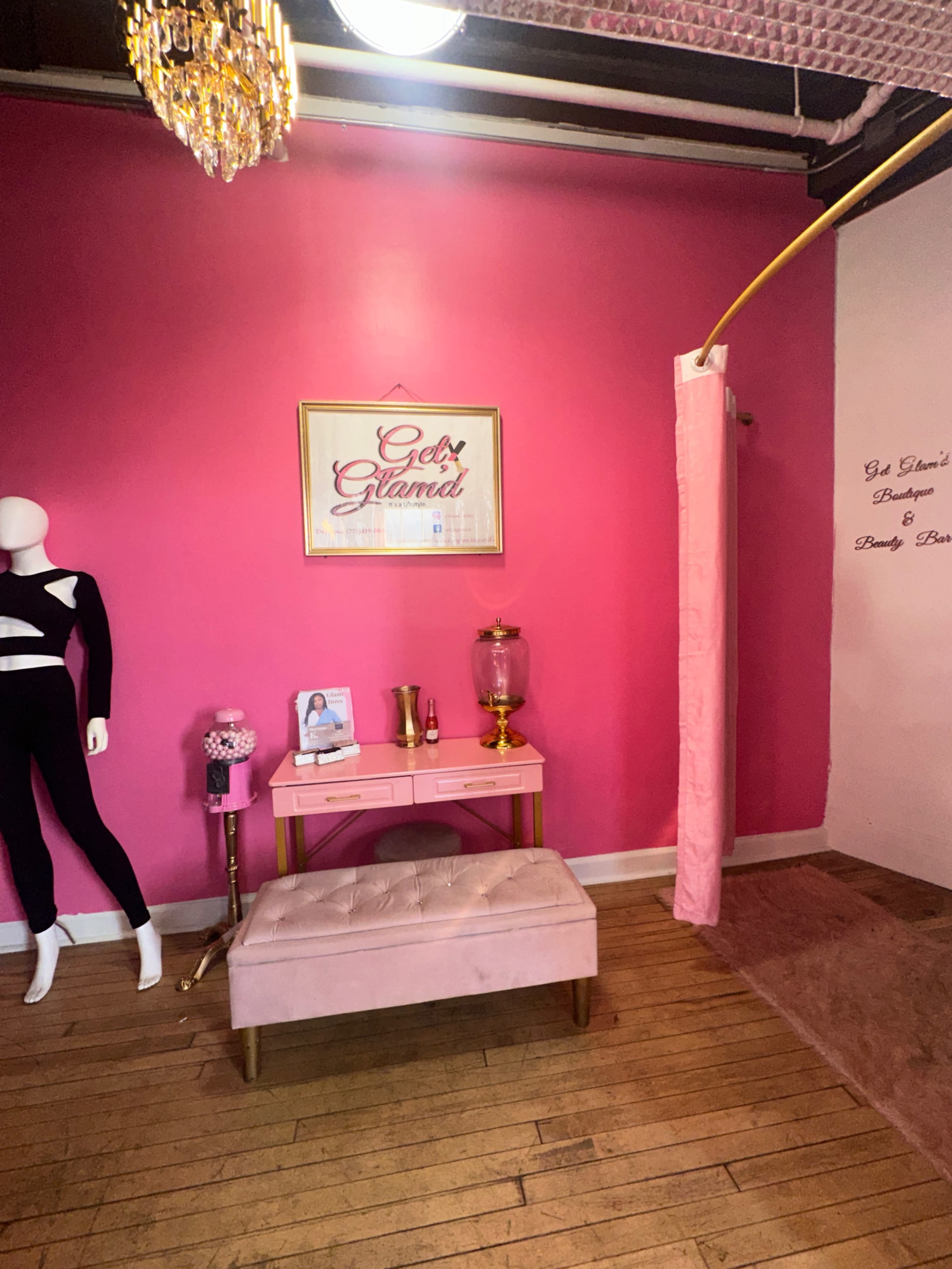 South loop Glamour loft/boutique and salon space Image in Lower West Side, Chicago, IL