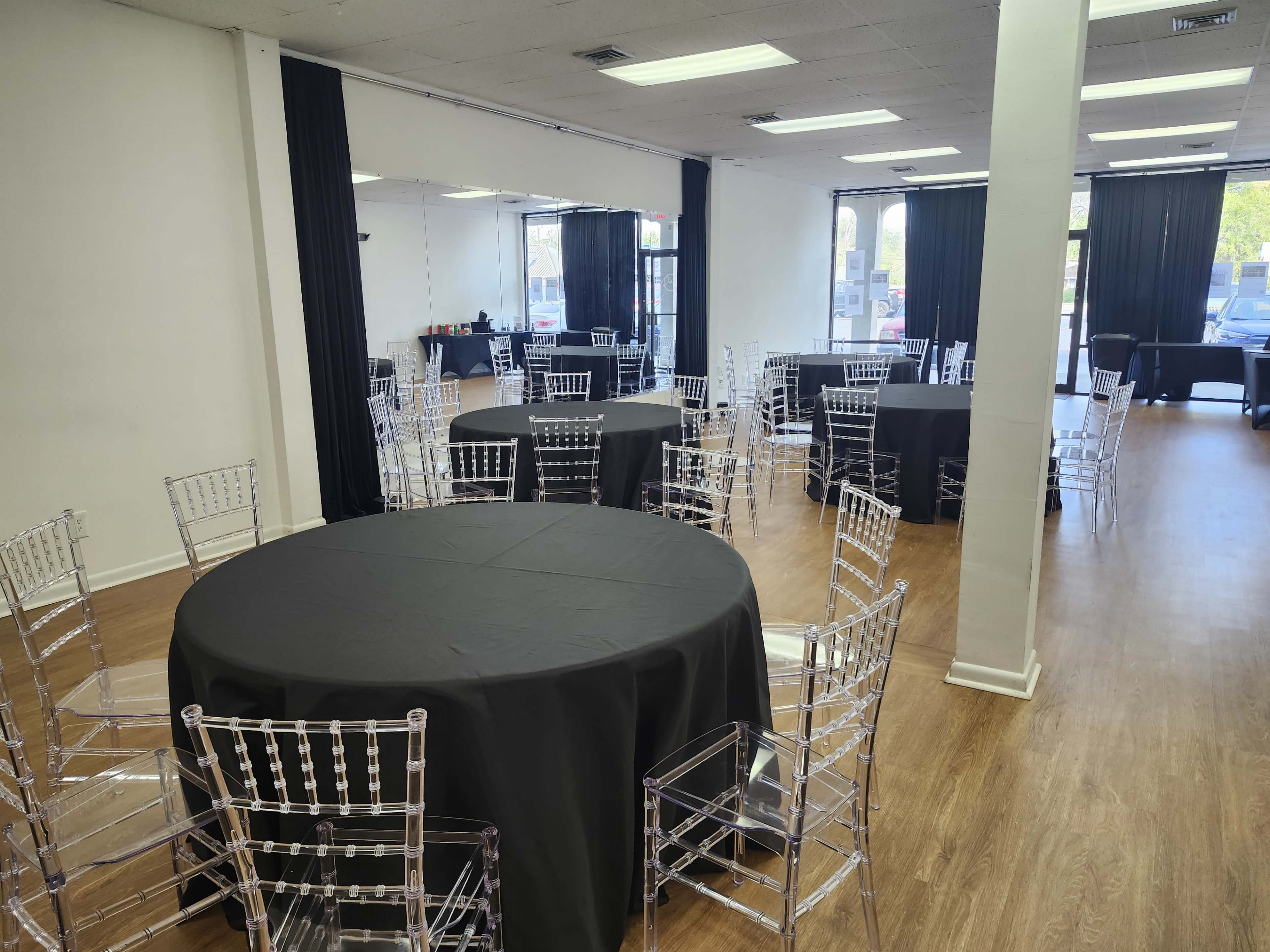 Chic & Versatile Event Space for Parties, Showers, Weddings & More Image in Oakhurst, Savannah, GA