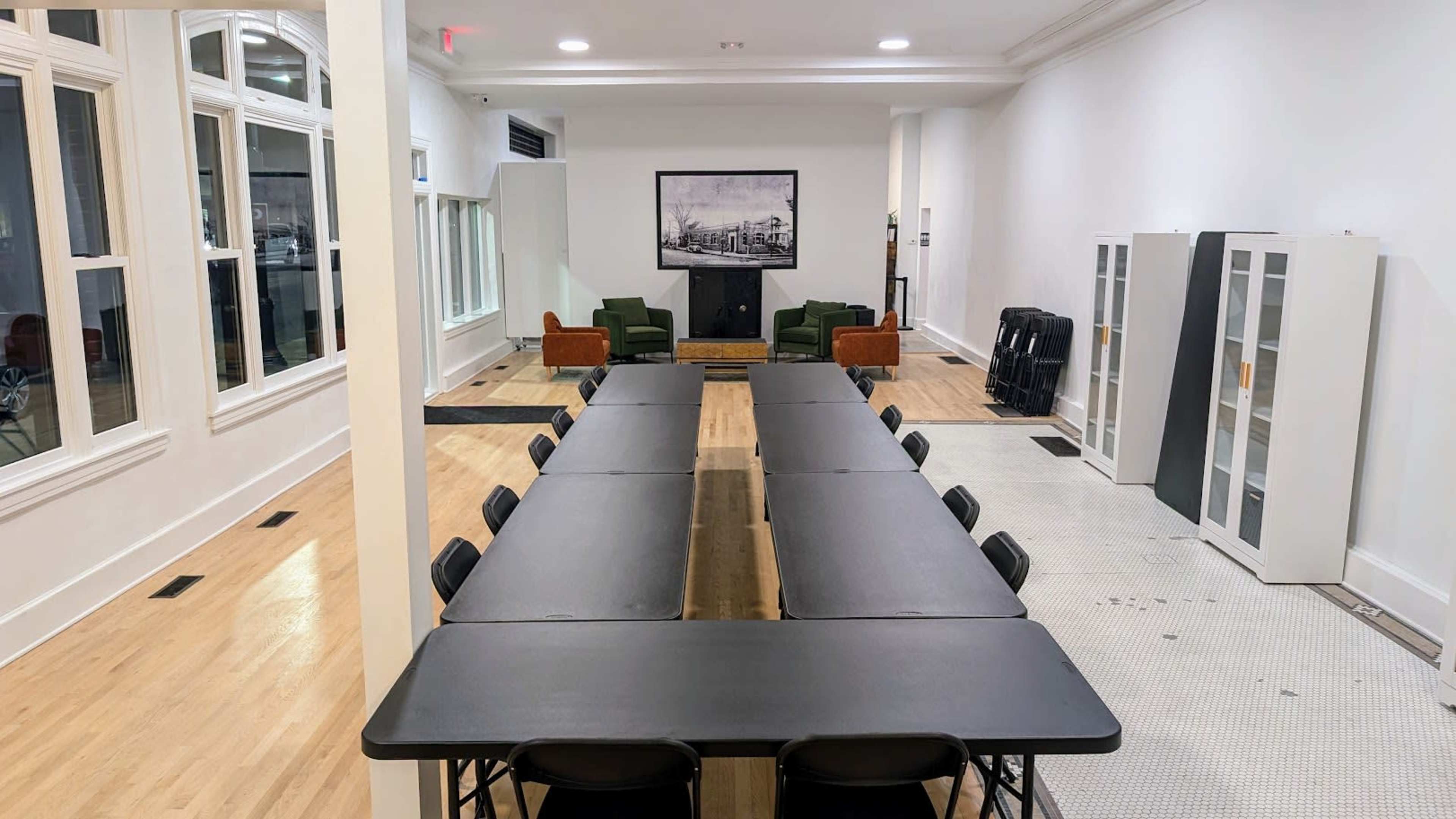 Historic Event Space with Natural Lighting Image in Highland Park, Des Moines, IA