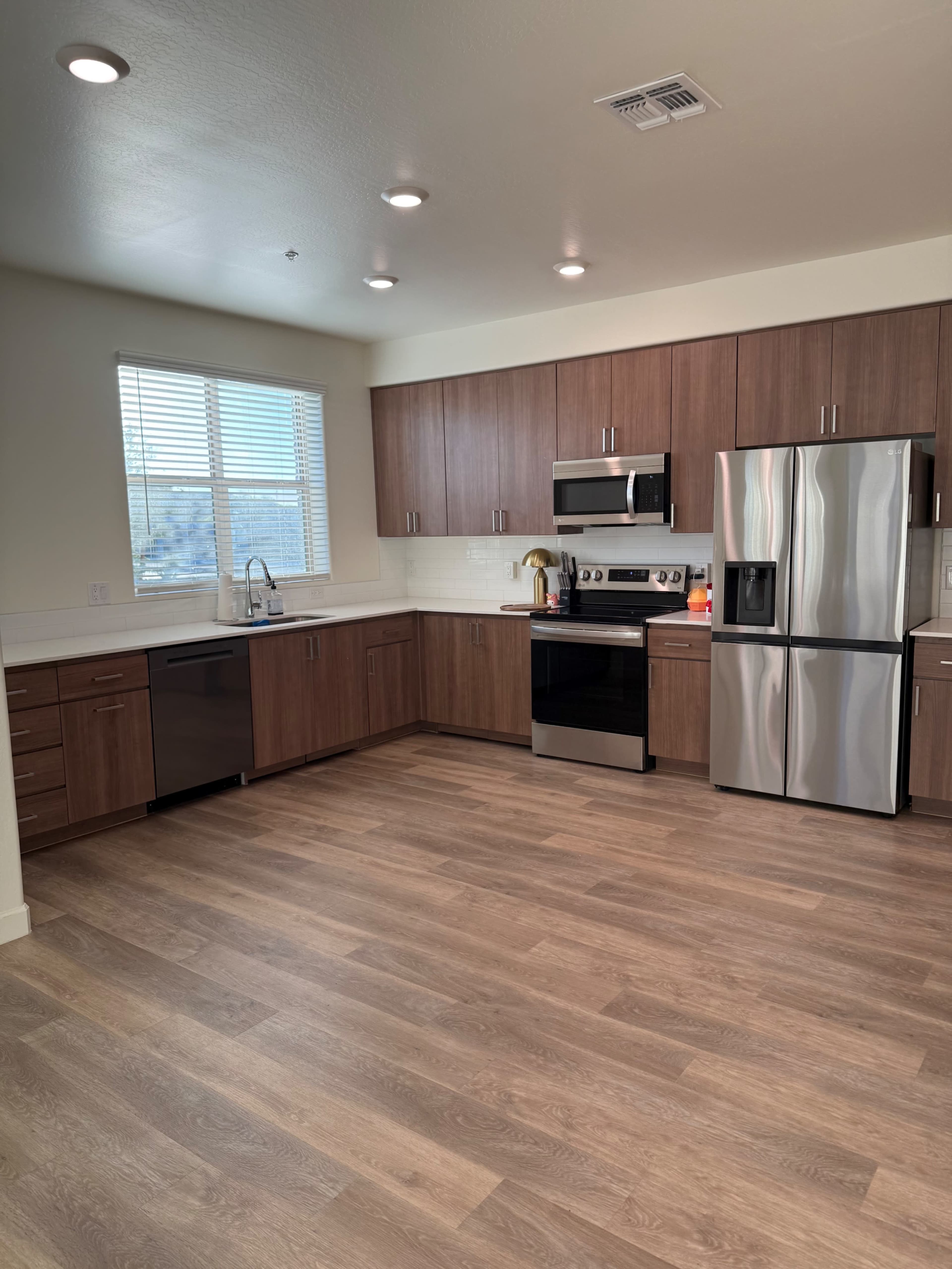 Modern Apartment with Eclectic Vintage Feel Image in Peoria, Peoria, AZ