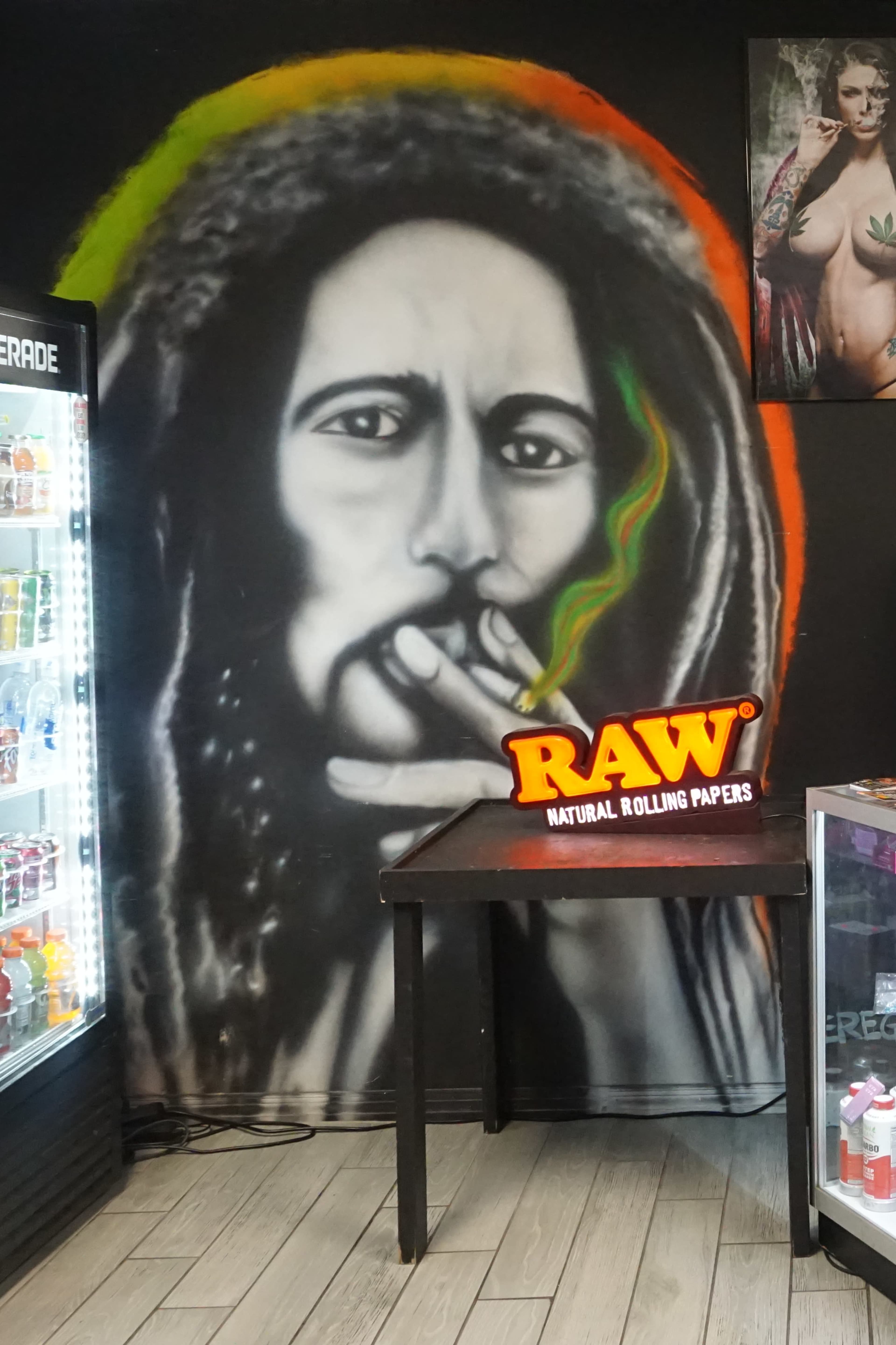 Vibrant Smoke Shop Location for Photoshoots, Music Videos, & Films in Lauderhill Image in Lauderhill, Lauderhill, FL