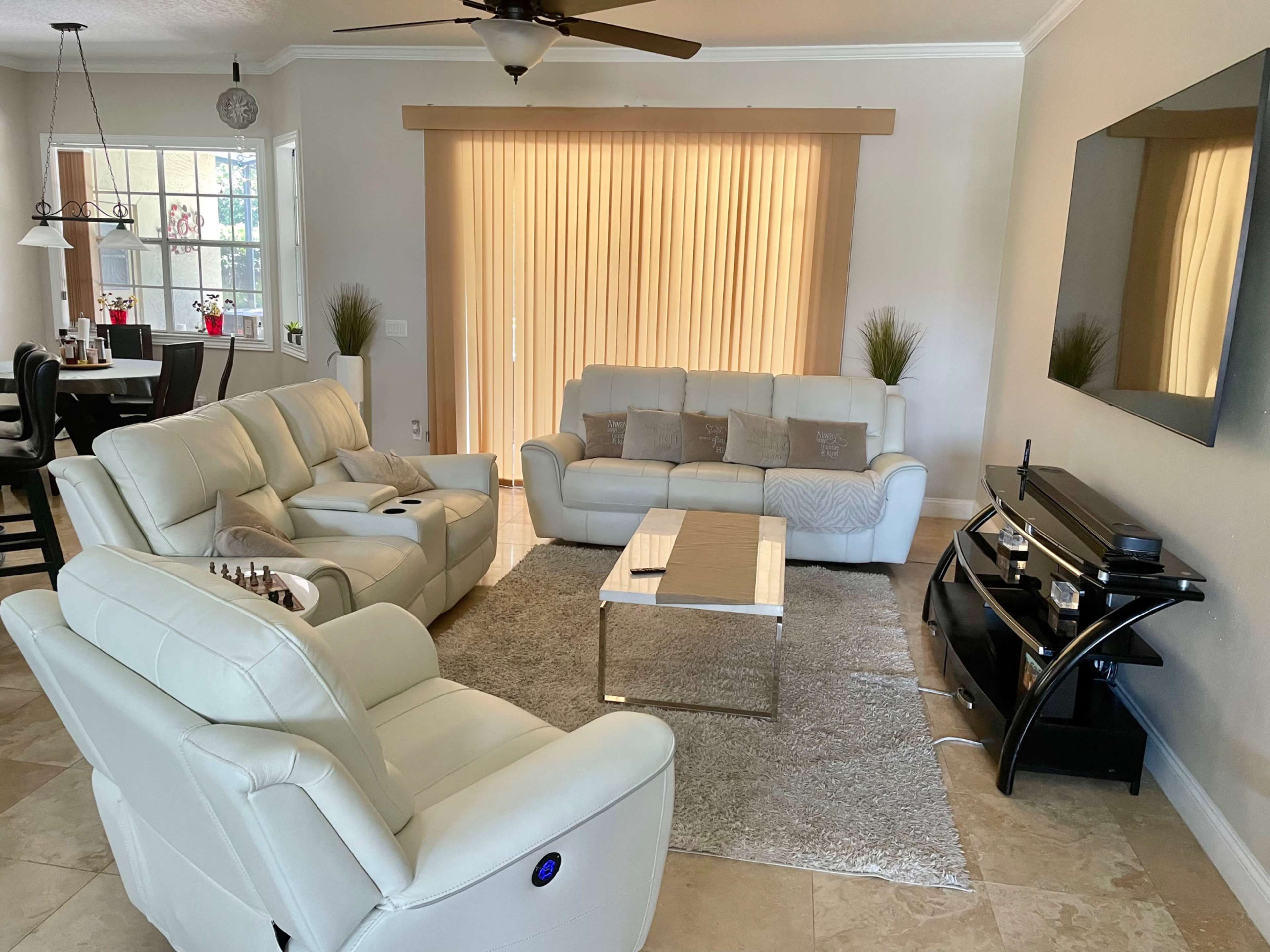 Cozy house in a quiet neighborhood with open space, pool and garden Image in , OVIEDO, FL