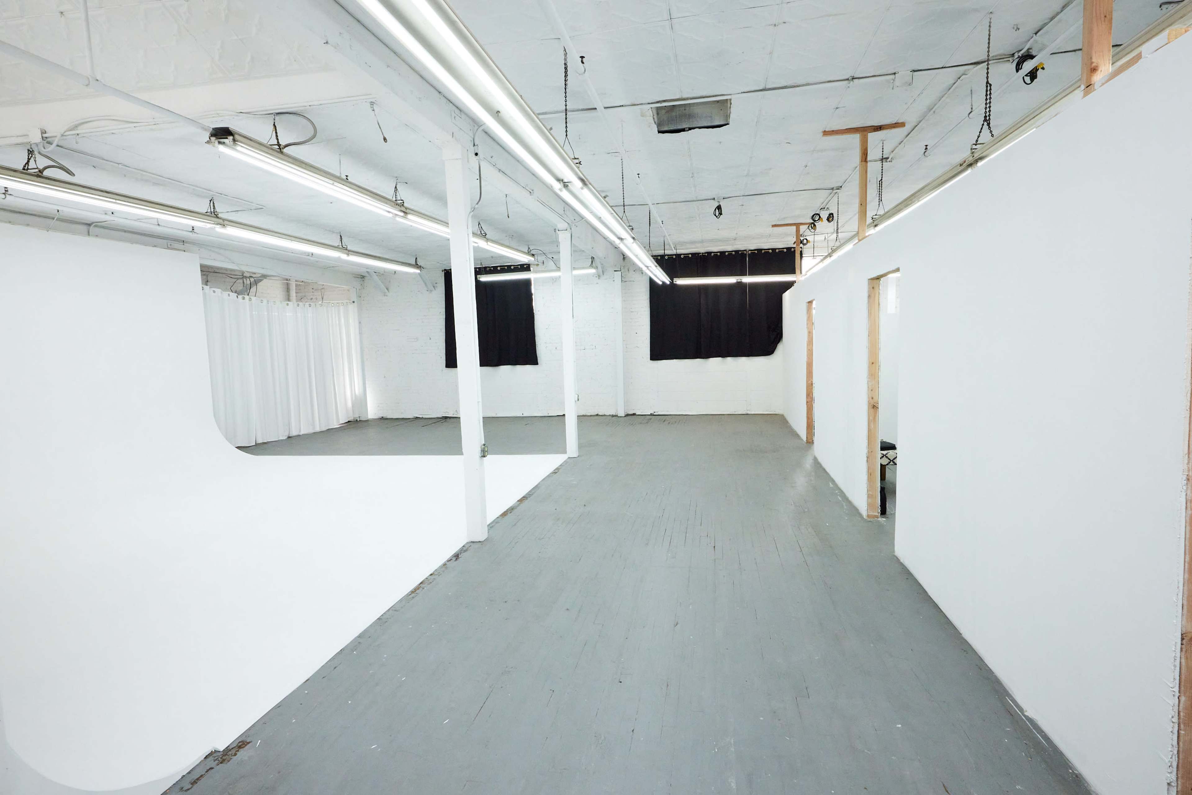 Large Corner Cyc Photo/Video Studio + Gear available, Los Angeles, CA ...