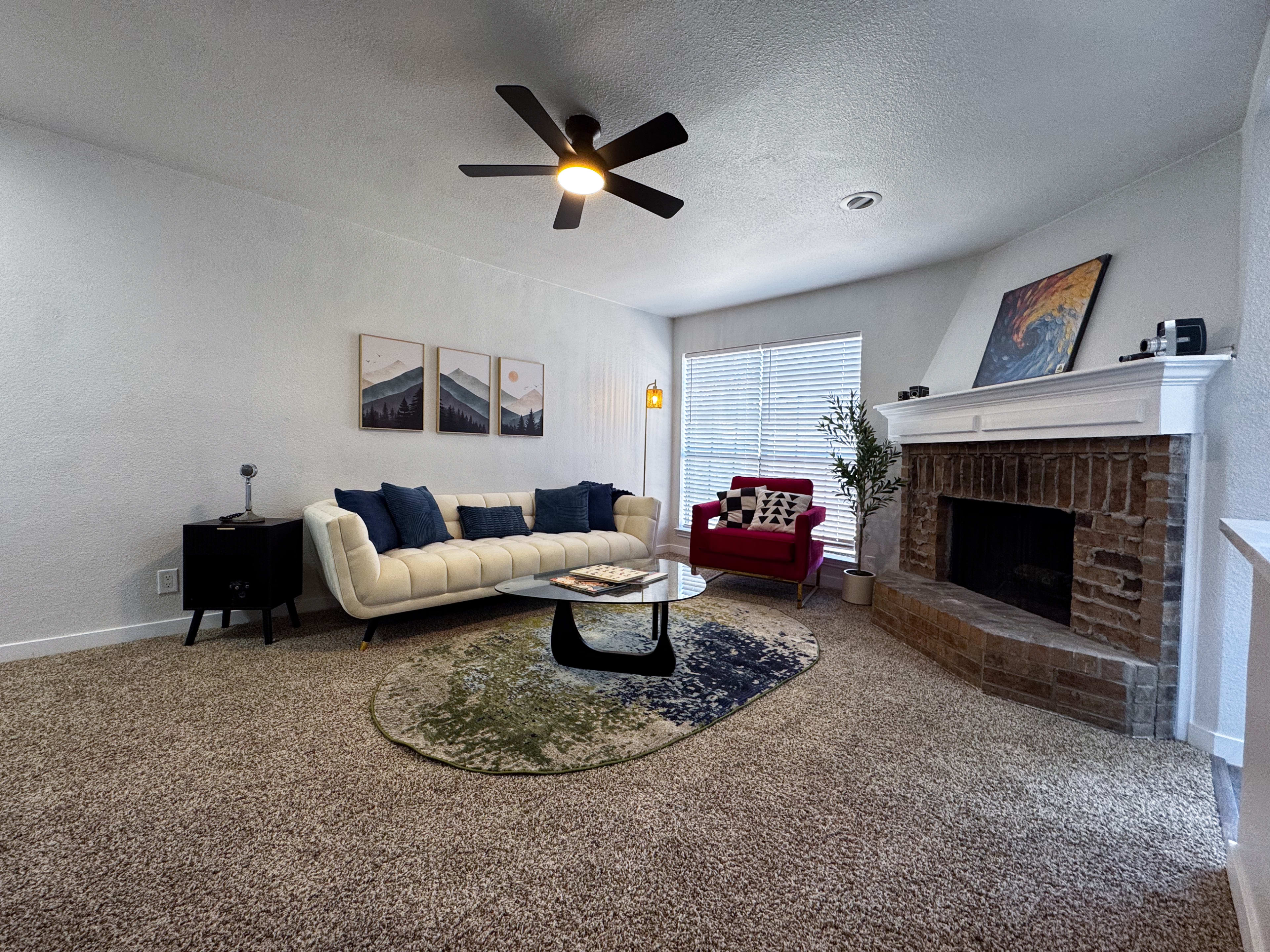 3 Story Modern Urban Condo With A 250+ Sq Foot Studio Space. Image in Ridgmar, Fort Worth, TX