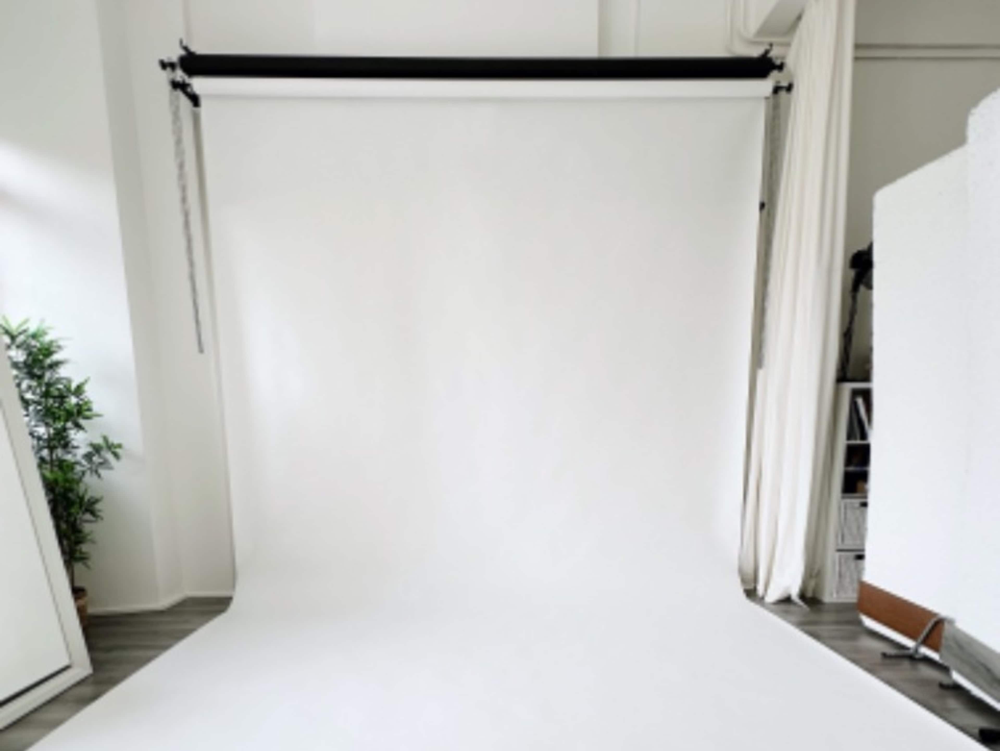 Wide 355cm backdrop when used on the floor