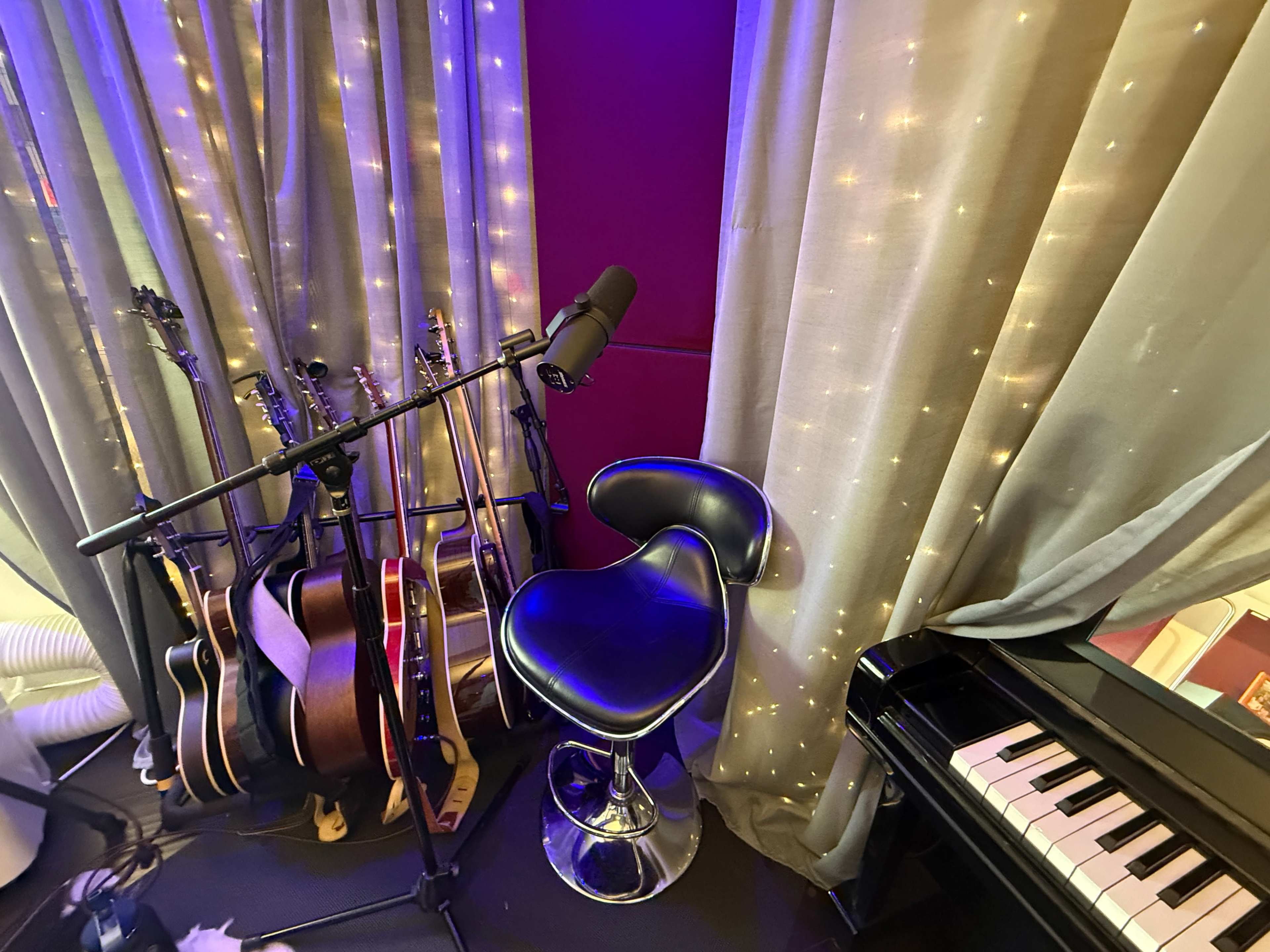 Echo Park Recording Studio for Musicians, Podcasts + 4K Video Podcasts Image in Echo Park, Los Angeles, CA