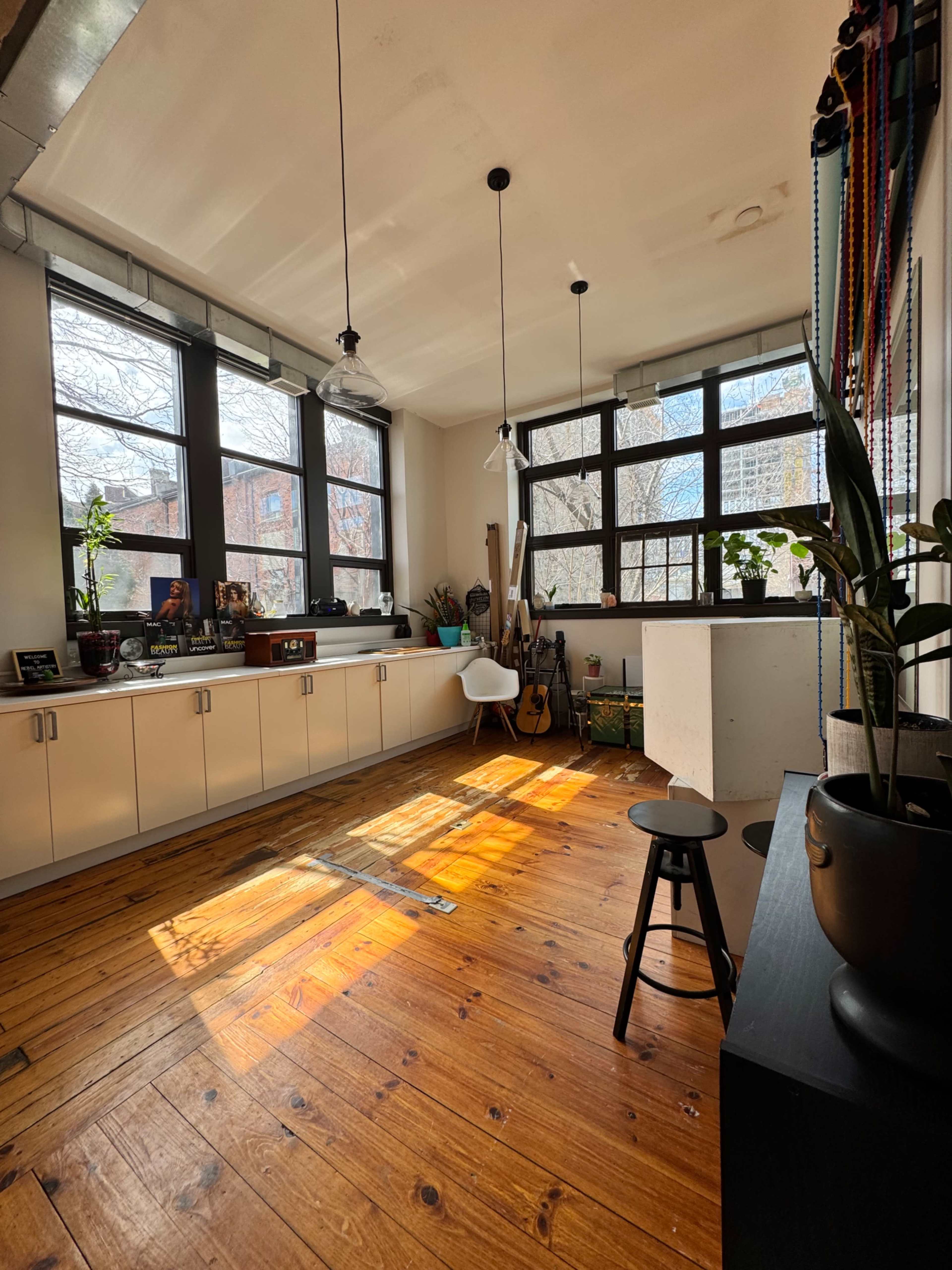 Downtown Creative Studio with Dreamy Natural Light Image in Beasley, Hamilton, ON