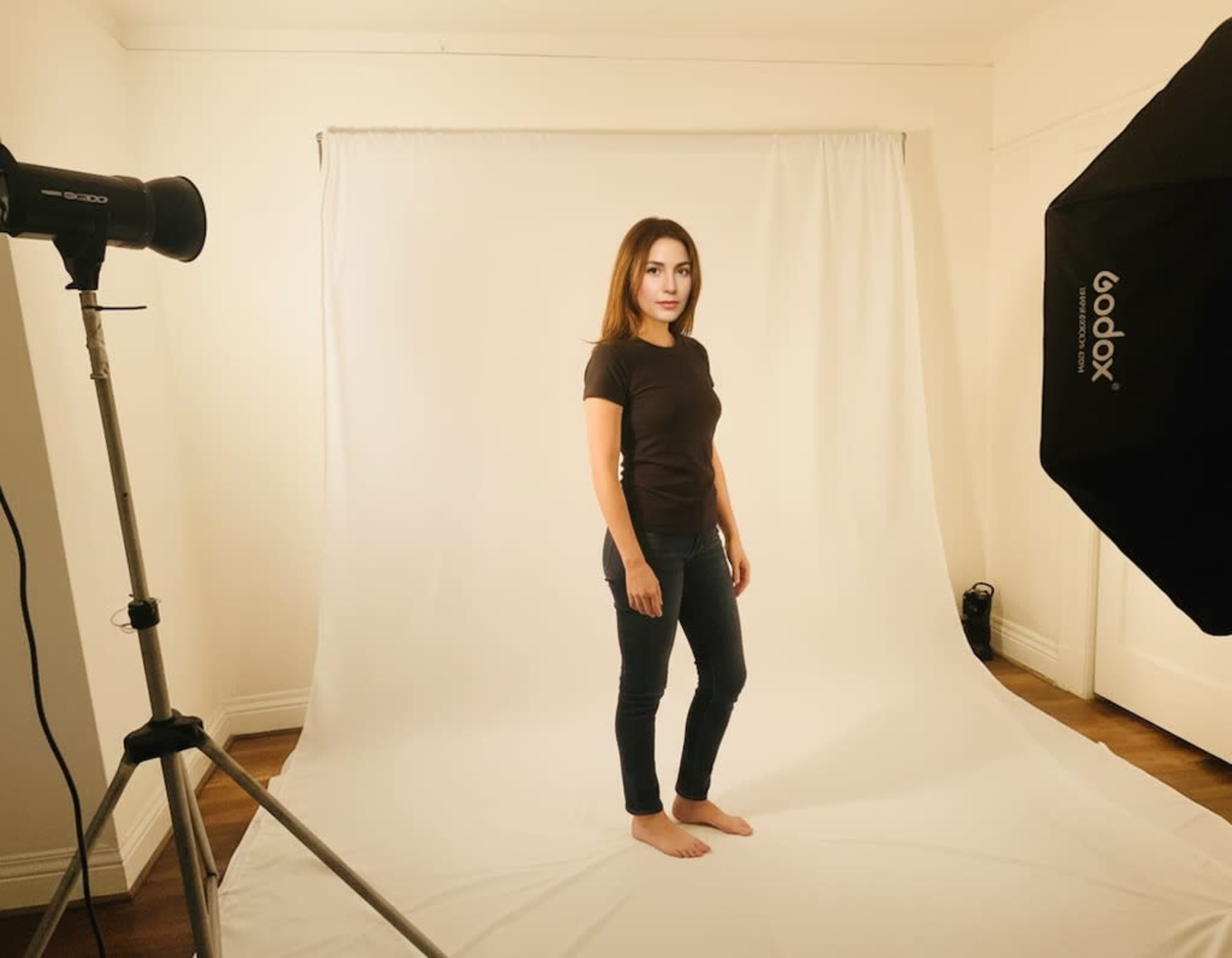 Downtown craftsman with open floor plan large fixed mirrors and private backyard. Image in Santa Barbara, Santa Barbara, CA