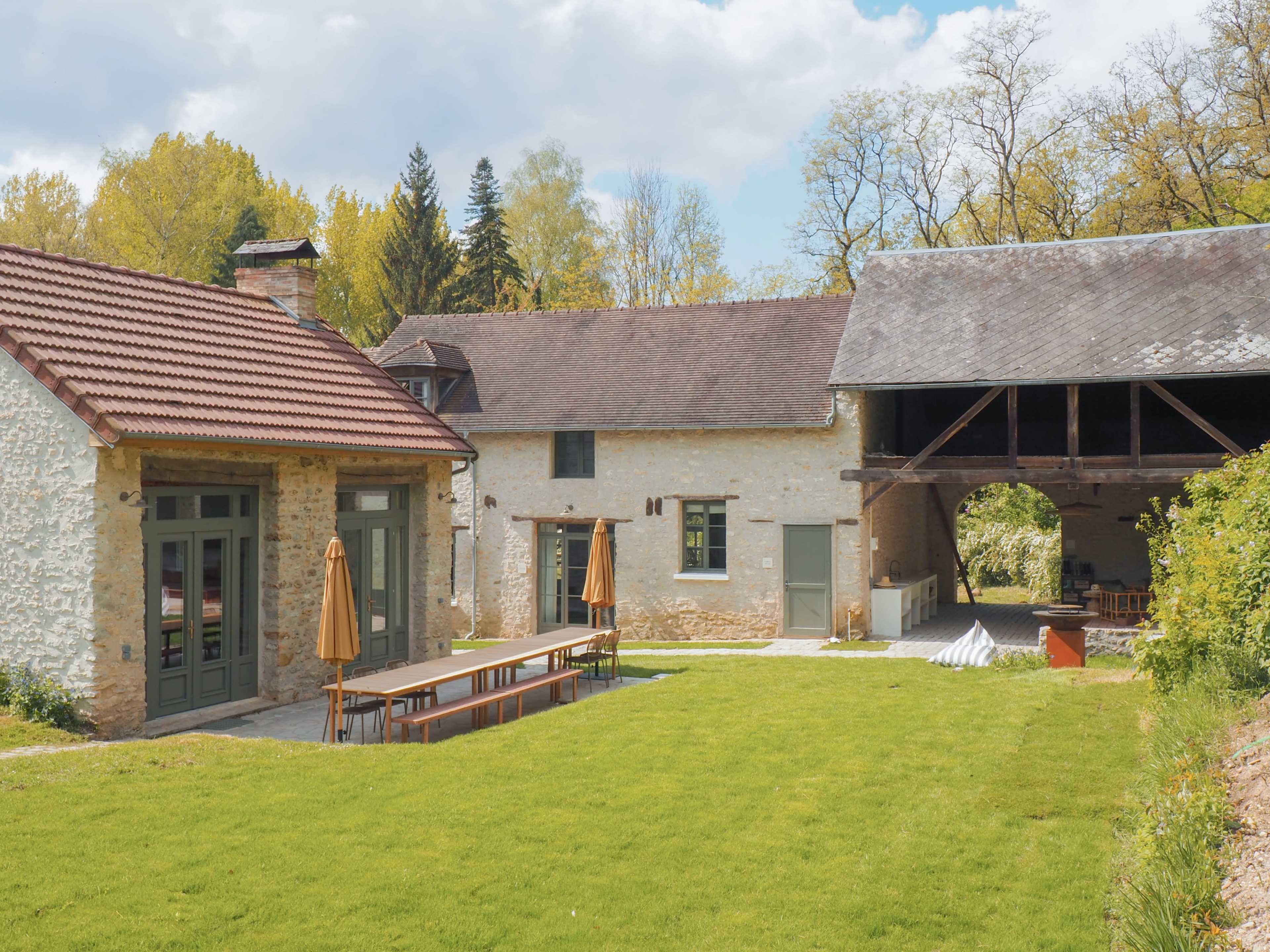 Maison De Campagne Proche De Paris Avec Bain Nordique Image in , Chalo-Saint-Mars