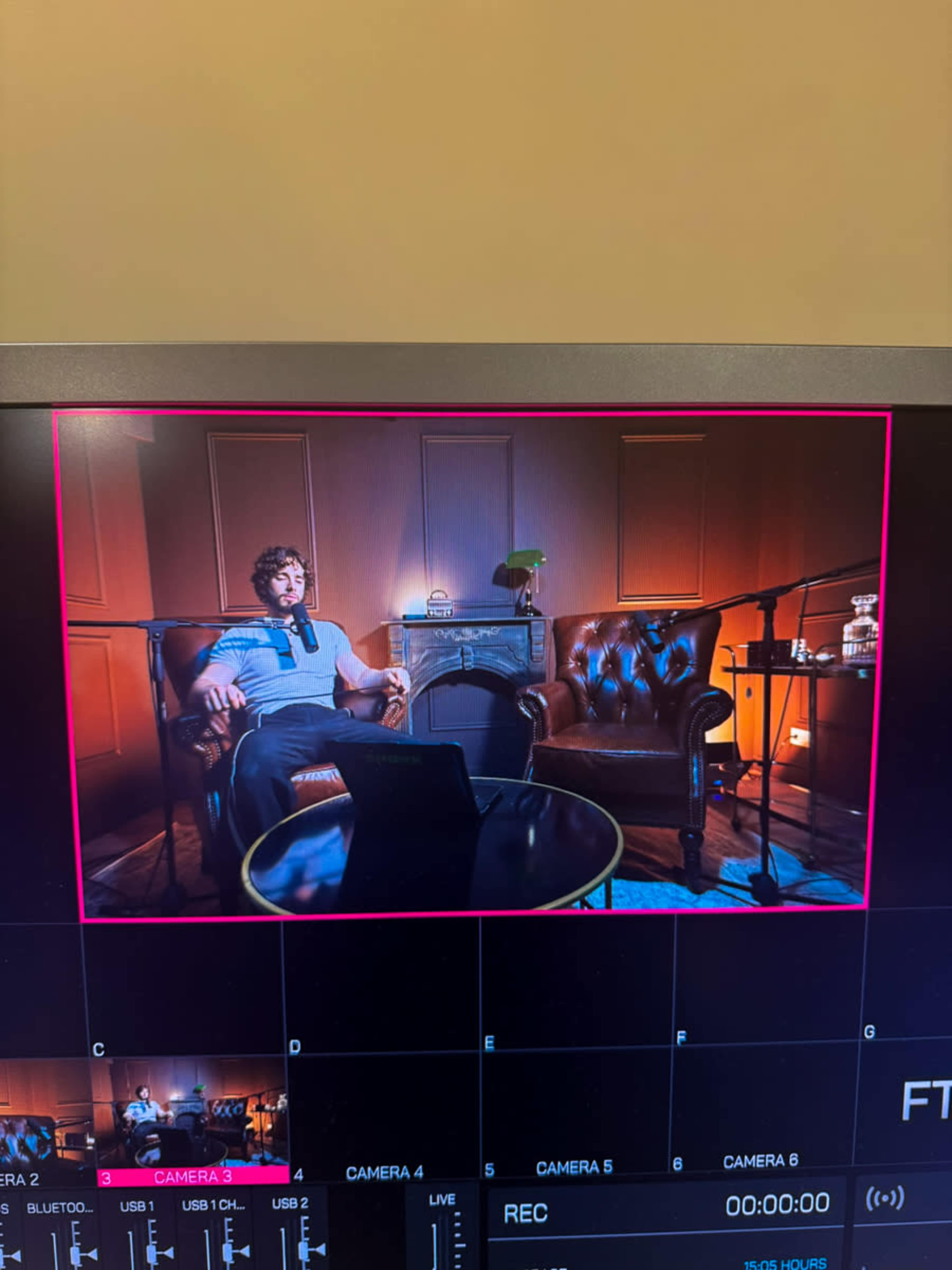 Studio de Podcast Vidéo professionel à Montparnasse Image in Necker, Paris