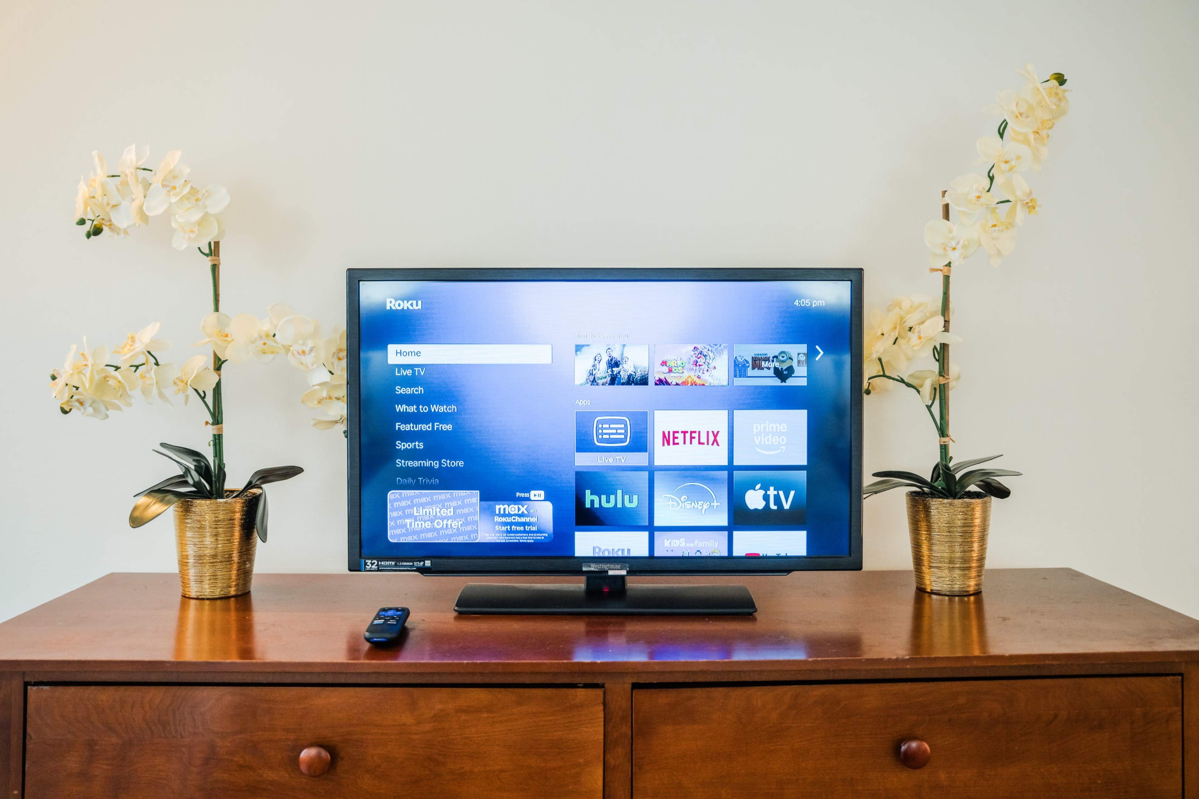 Modern & Stylish Condo | Perfect for Meetings, Productions & Events Image in College Downs, Charlotte, NC