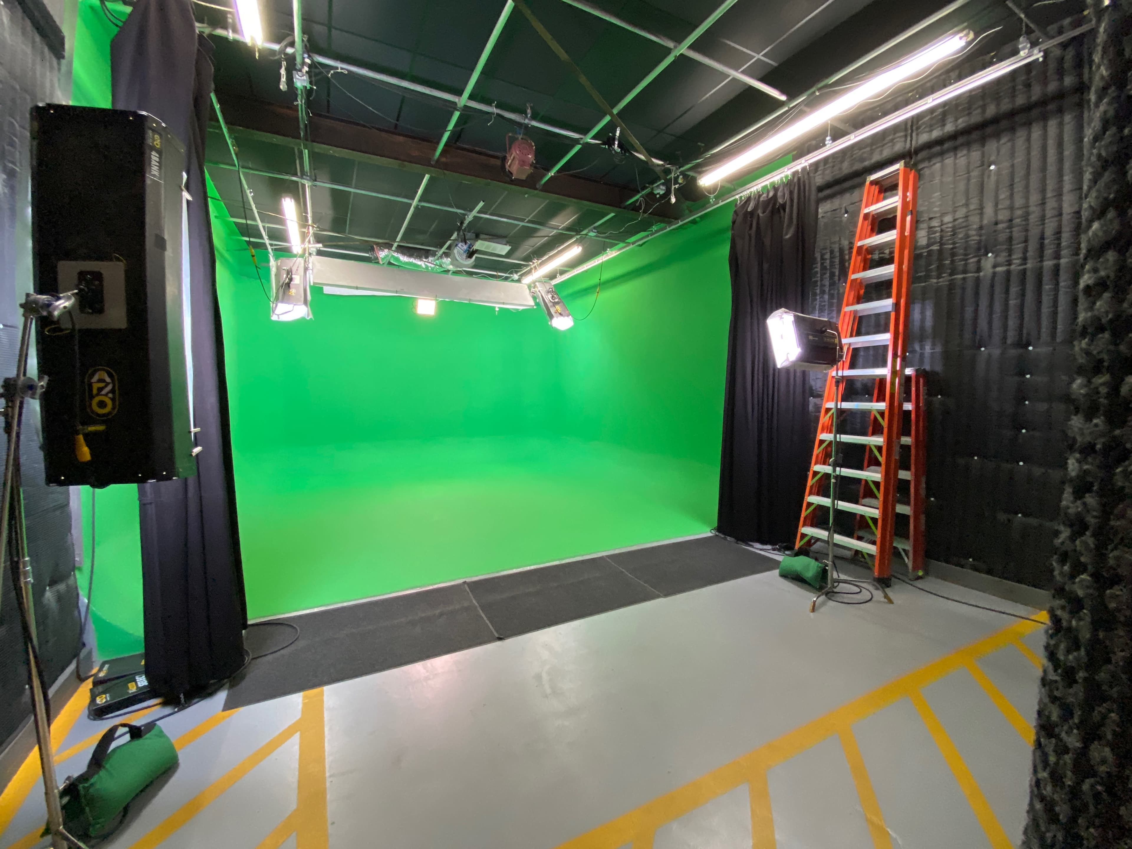 Pre-lit Sound Proof Green Screen Studio Image in , Burbank, CA