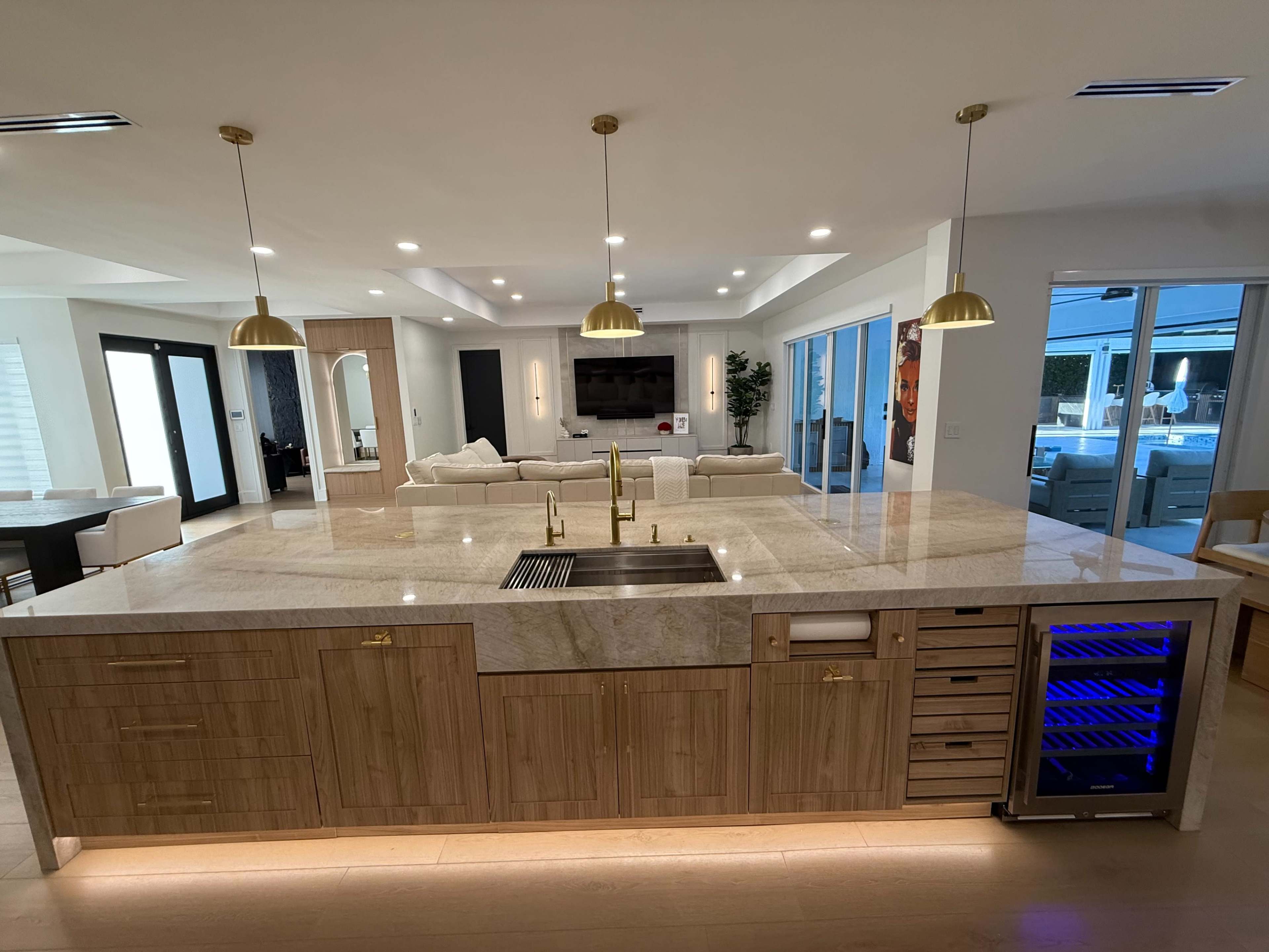 Modern Farmhouse with Minimalist Design – Ideal for Photo, Video & Content Productions Image in , Miami, FL