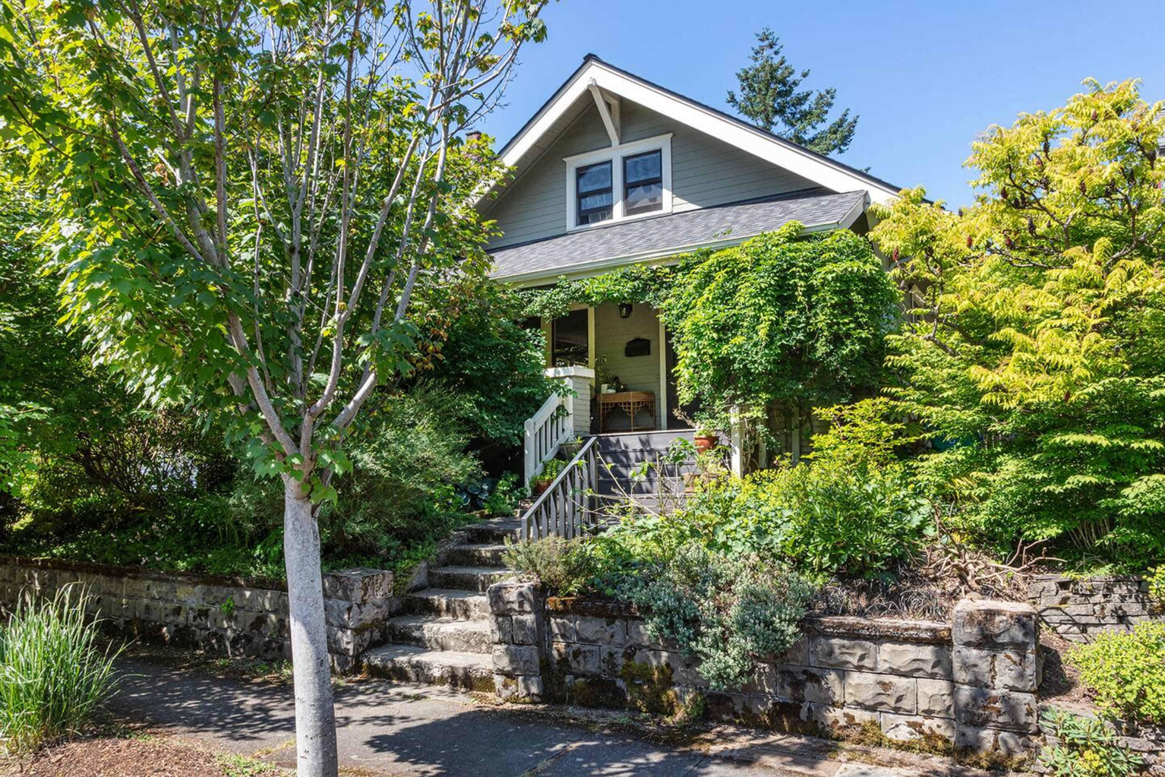 Urban Modern Apartment in Vintage Bungalow with Beautiful Garden Image in Northeast Portland, Portland, OR