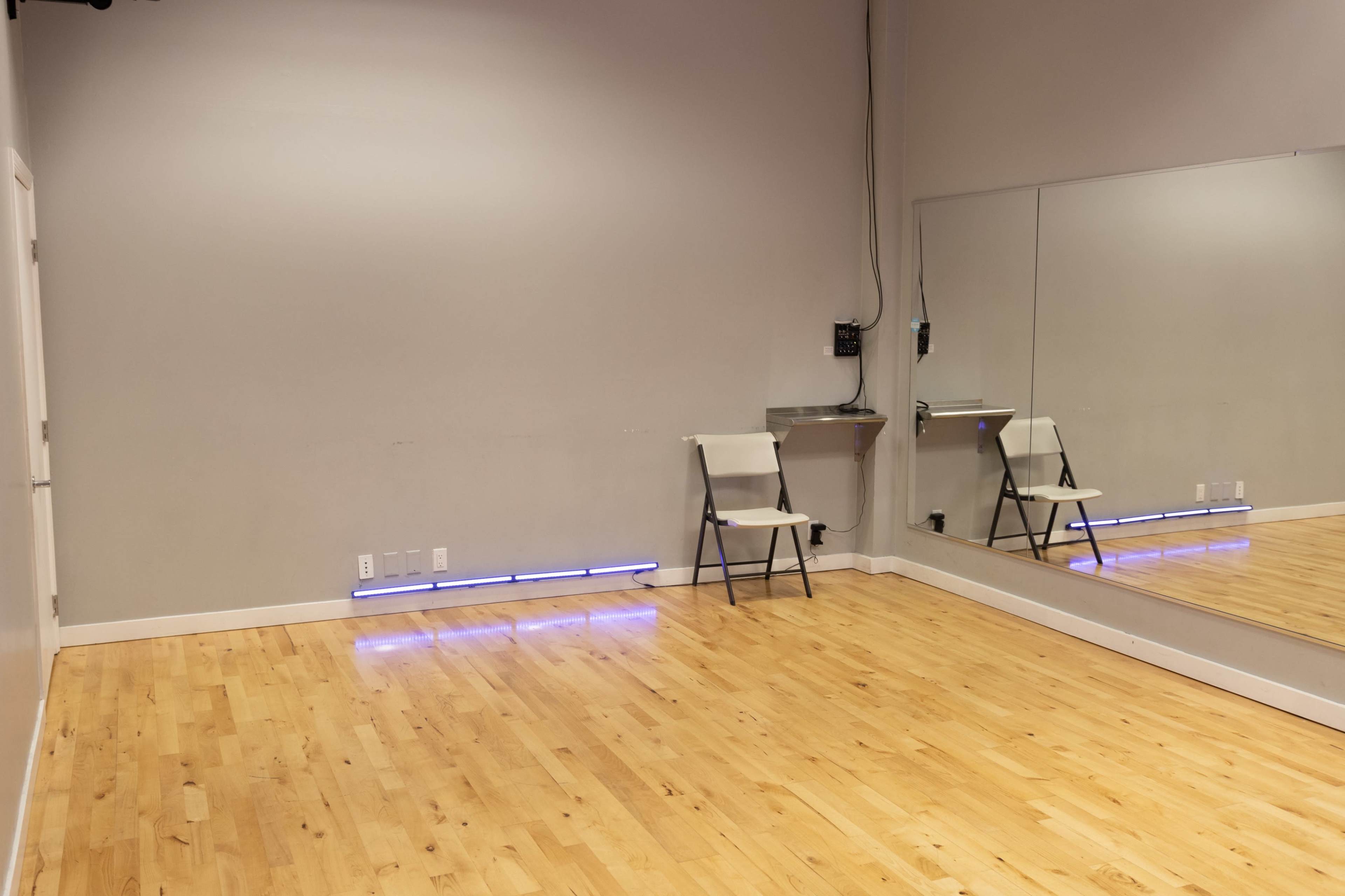 Dance,Fitness, Yoga Studio in Sherman Oaks Image in Sherman Oaks, Los Angeles, CA