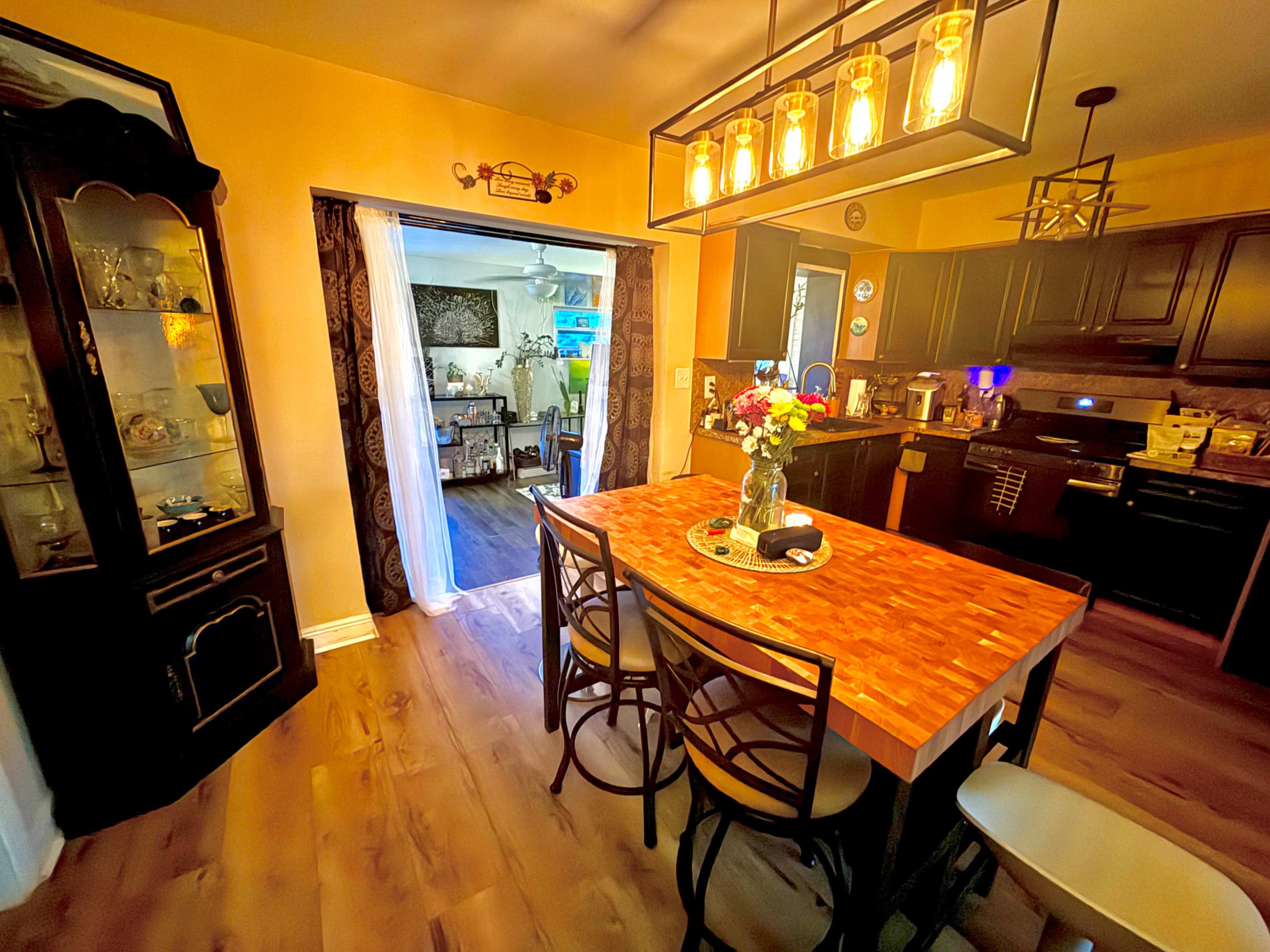 The Gathering Spot ….a creative corner vibe Image in Pompano Beach, Pompano Beach, FL