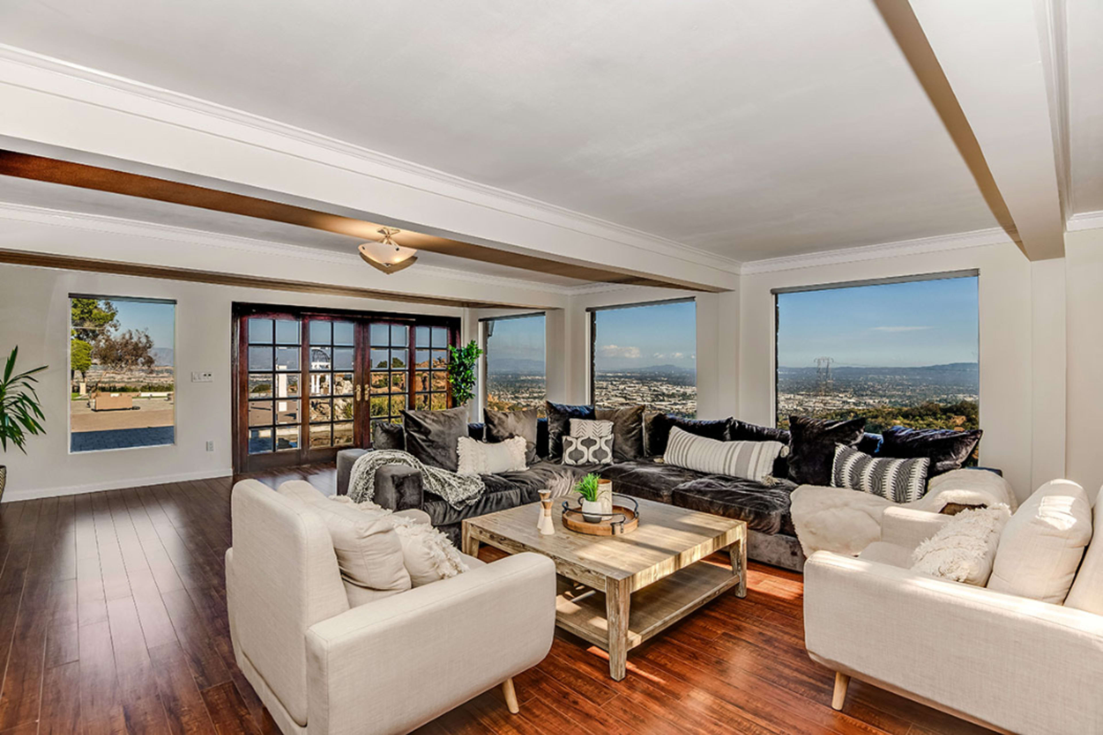 Mountain Top Retreat with Sweeping City and Mountain Views Image in Chatsworth, Chatsworth, CA