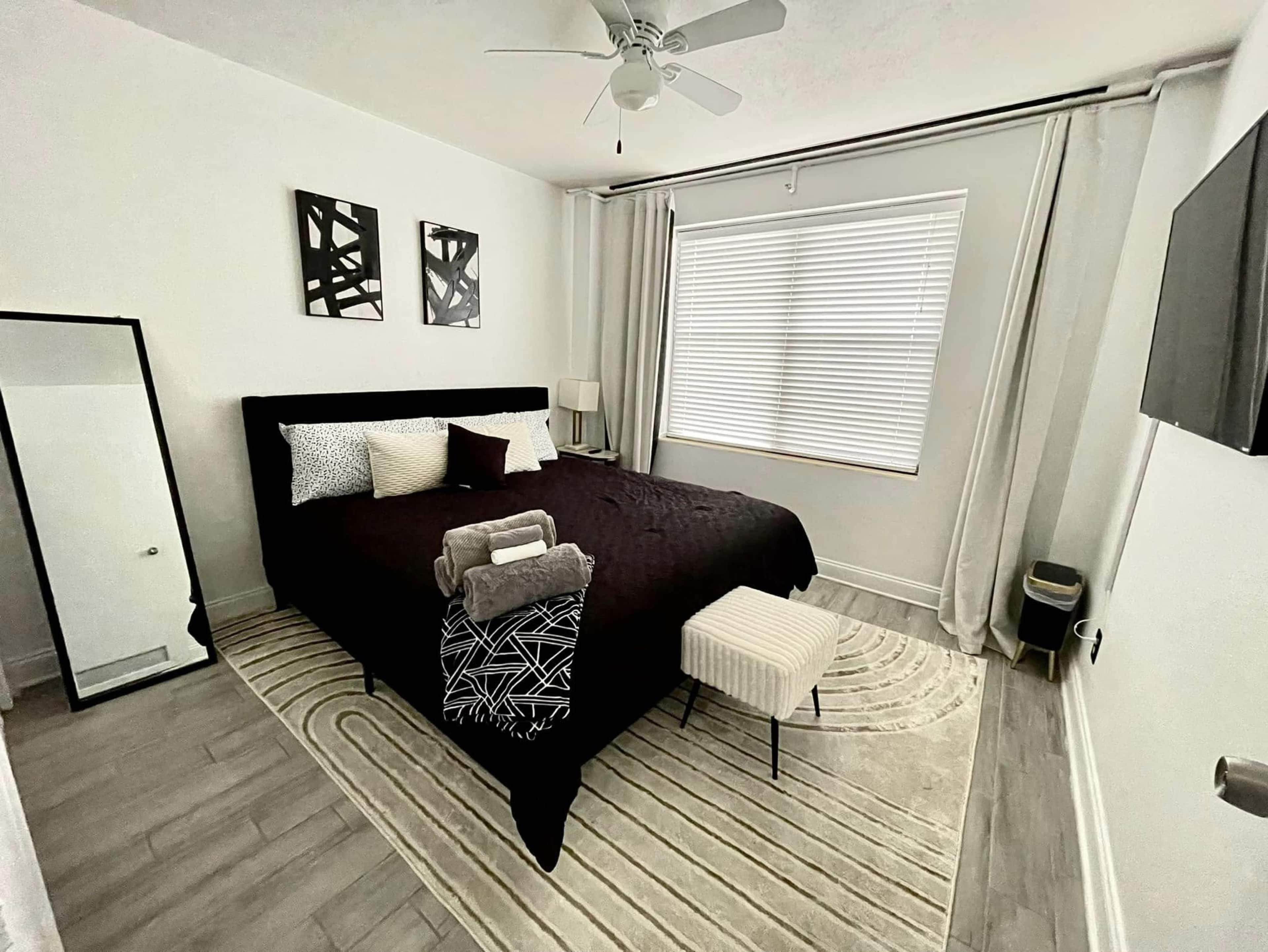 Luxury Skyrise Condo | Downtown Jax Image in Urban Core, Jacksonville, FL