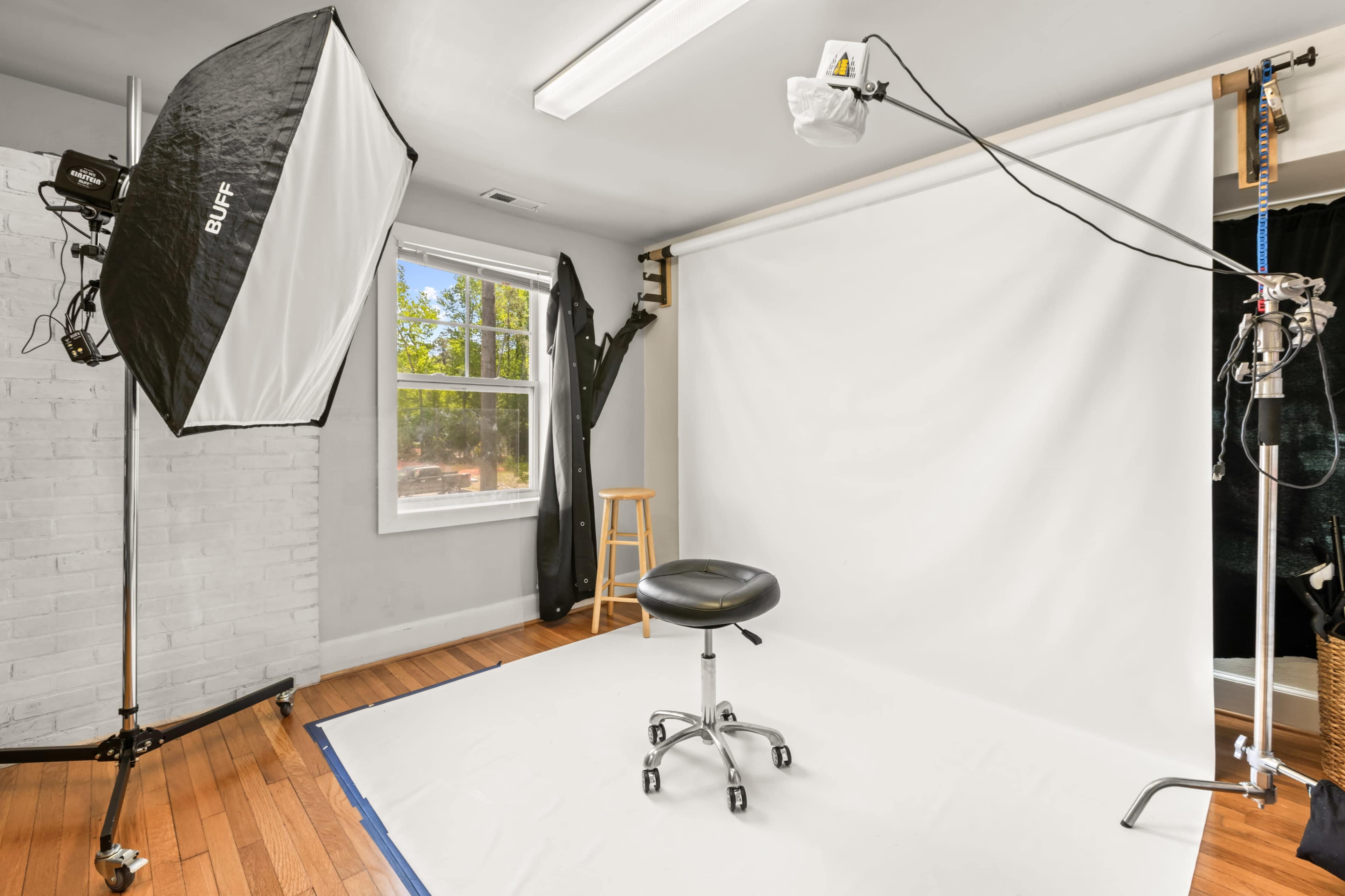 A Versatile White Label Studio Image in Virginia Beach, Virginia Beach, VA