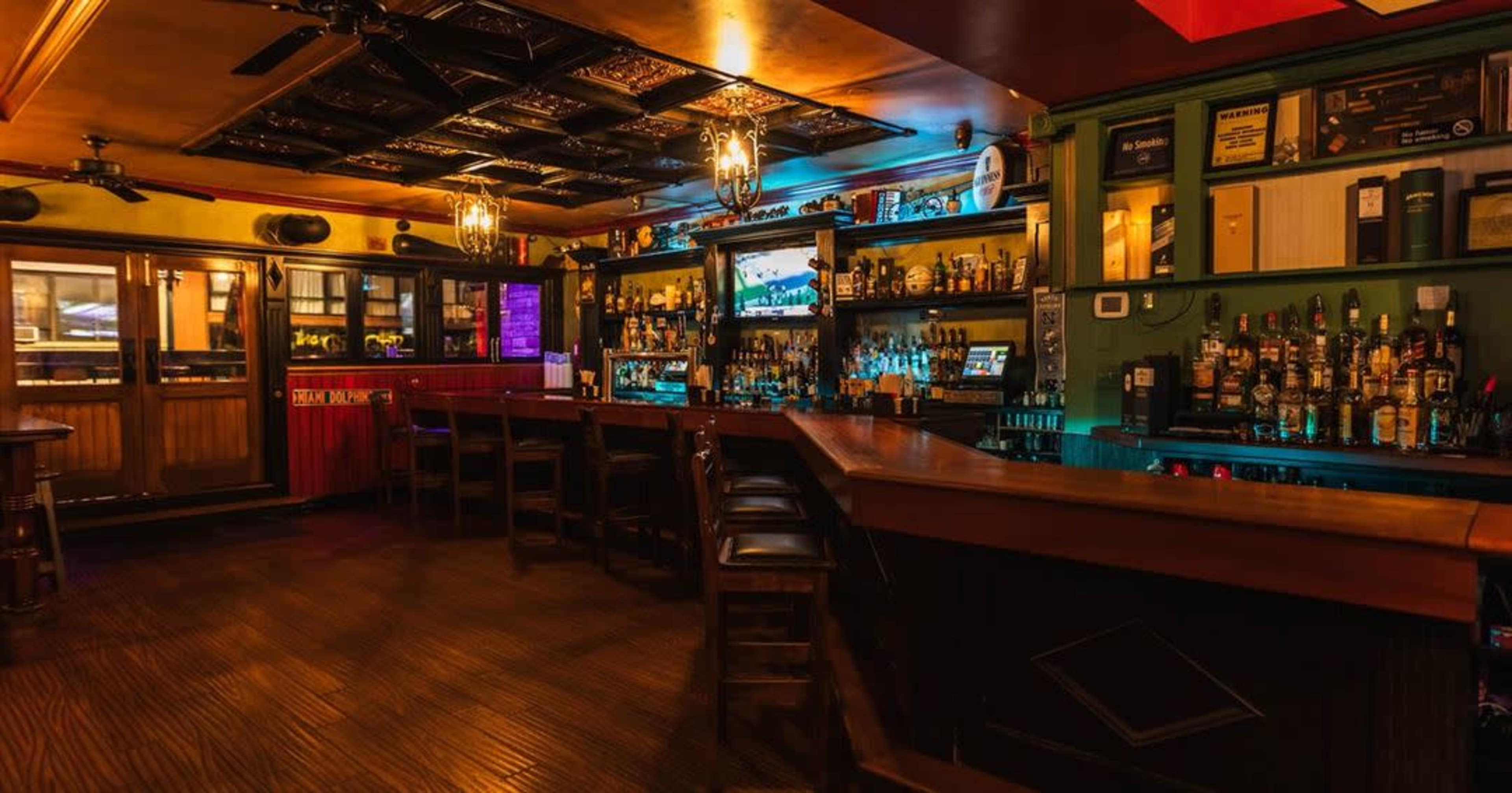 Main Bar + Balcony Image in Midtown, New York, NY