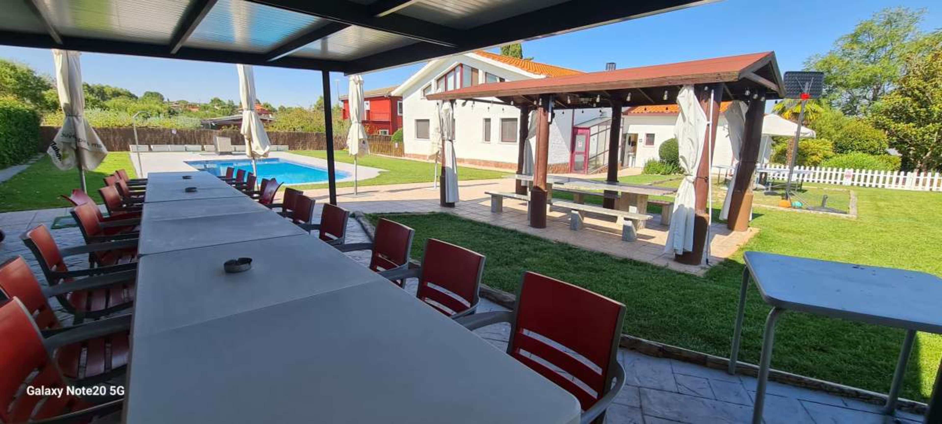 Nuestra encantadora finca PURA VIDA , es un espacio único que combina elegancia y naturaleza en 2500 m² de belleza. Image in , Madrid, M