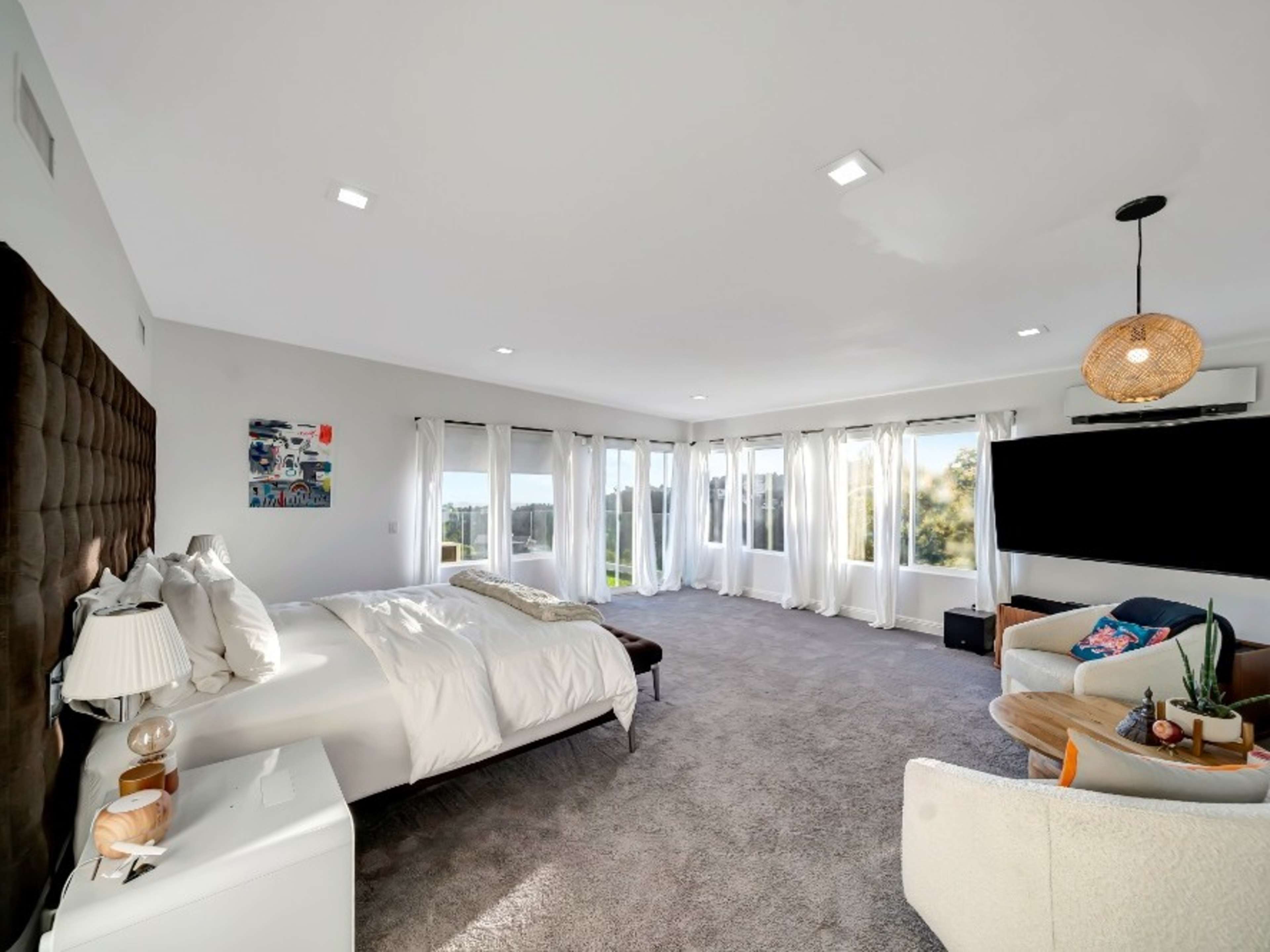 Master Bedroom & Bathroom Use (Productions)