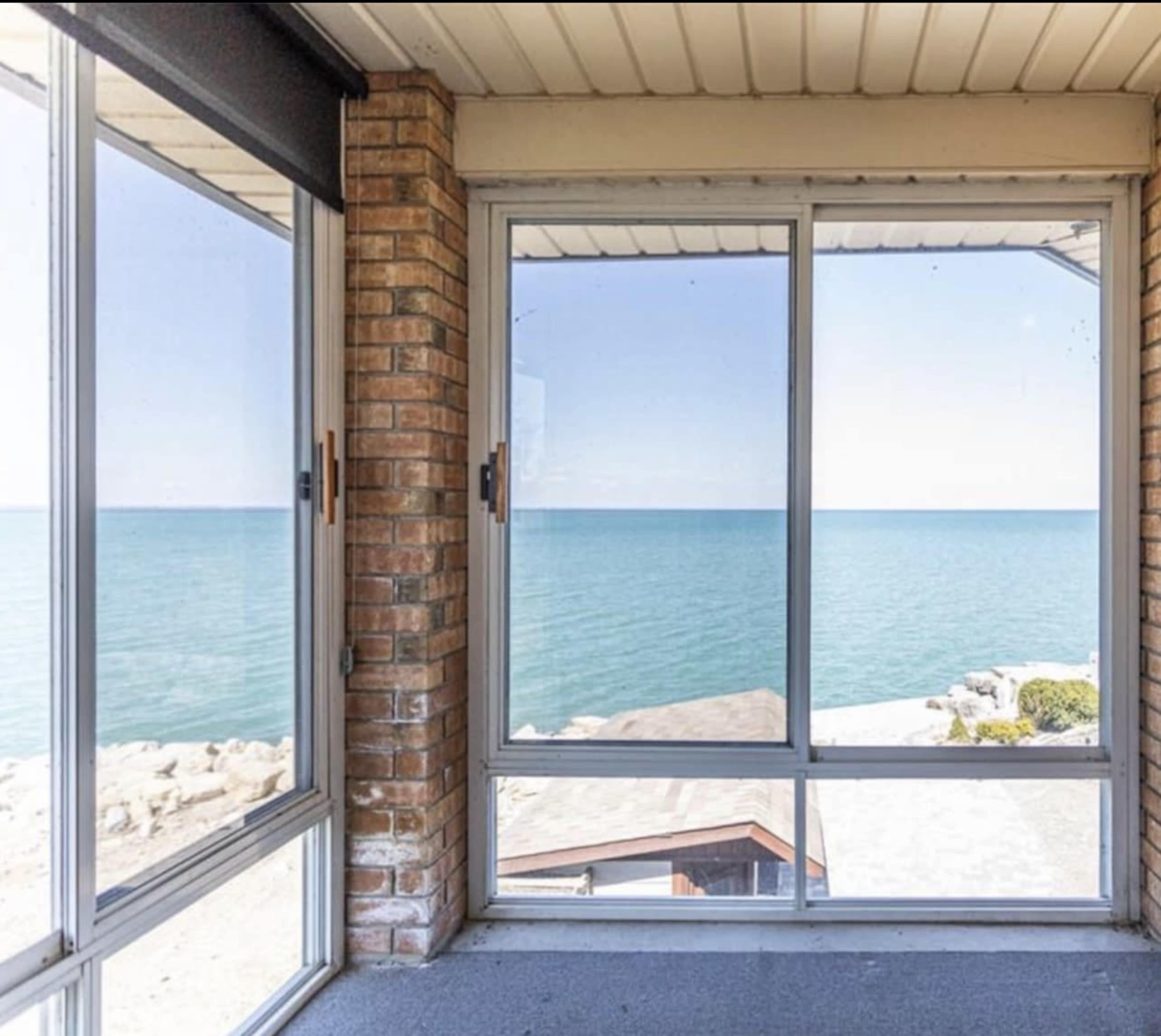 Lakefront House with 180 degree scenic views. Image in Stoney Creek, Stoney Creek, ON