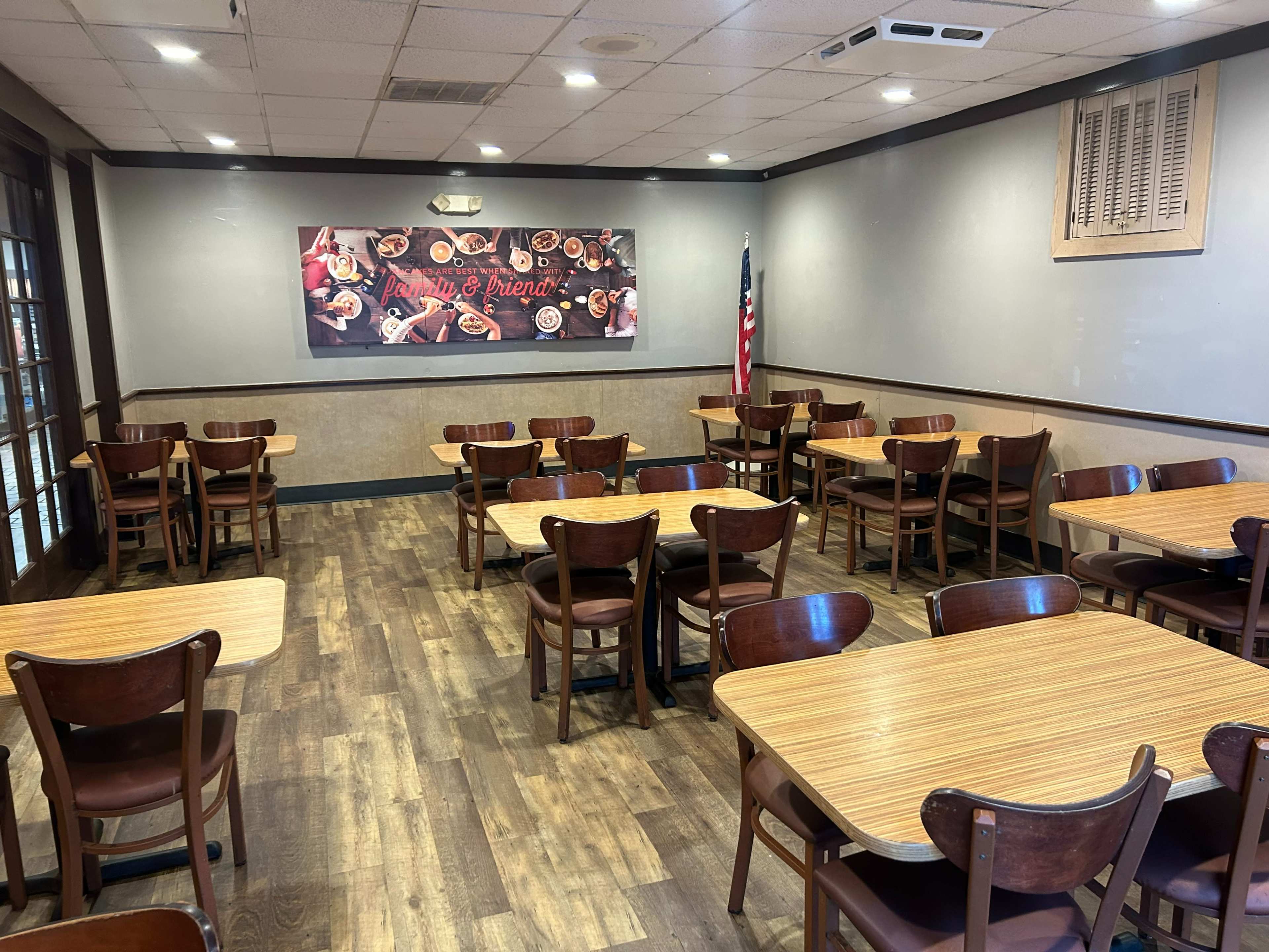 Private Meeting Room / Eventspace Image in Pinnacle Plaza, DeBary, FL