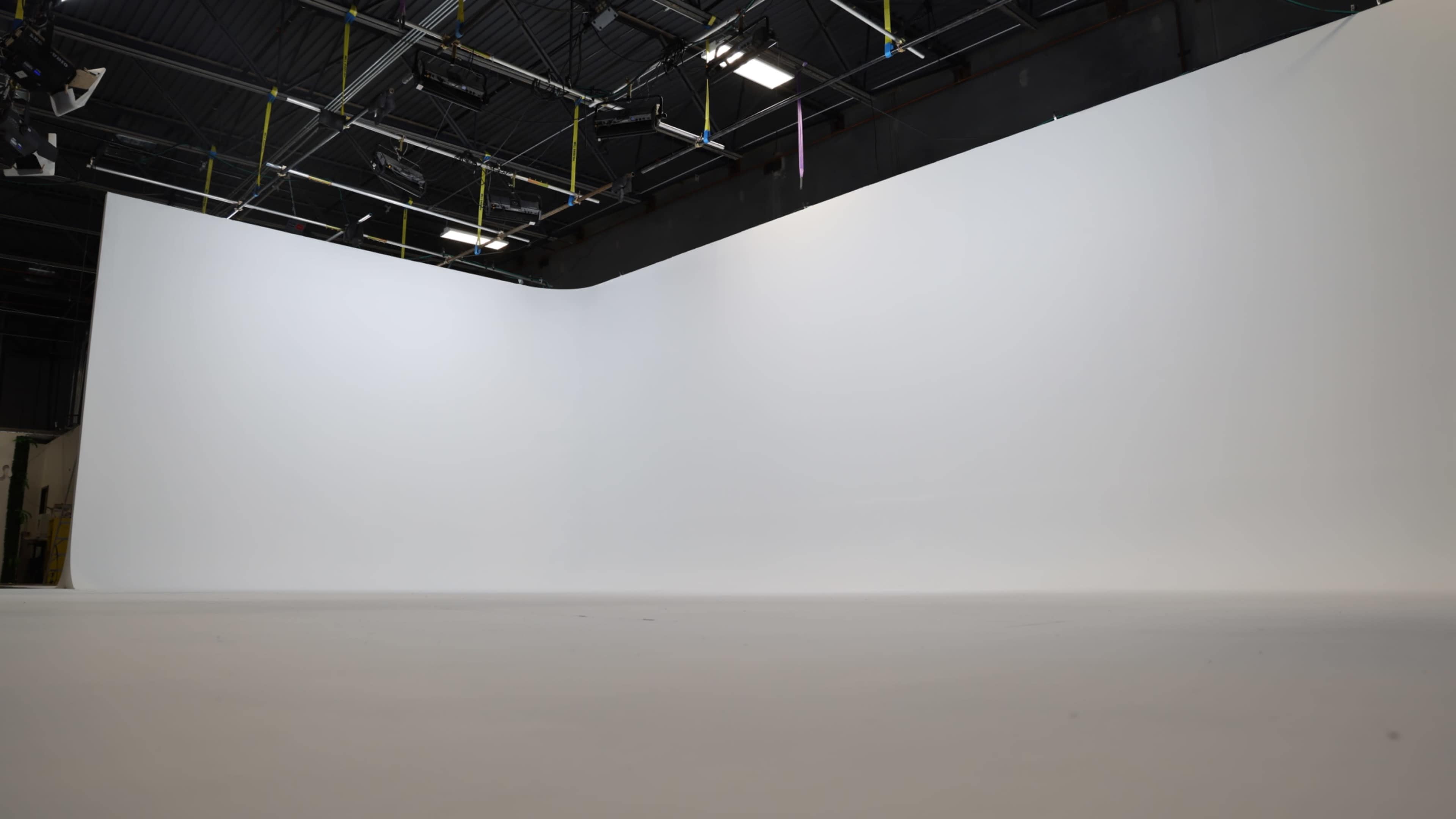 Film and photo Studio with large cyclorama wall Image in Mesa, mesa, AZ