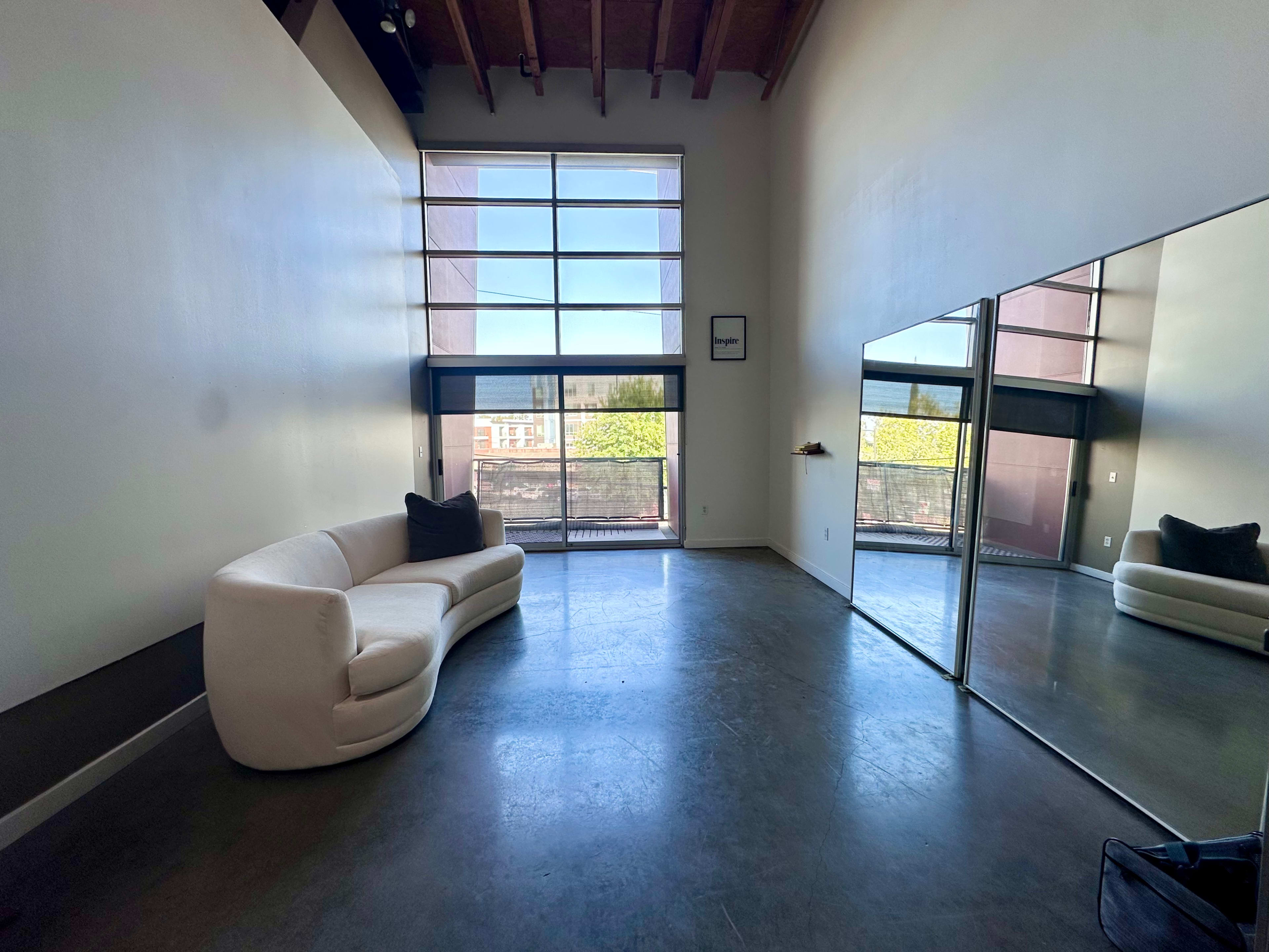 16ft ceilings, Midtown loft, natural light Image in East Sacramento, Sacramento, CA