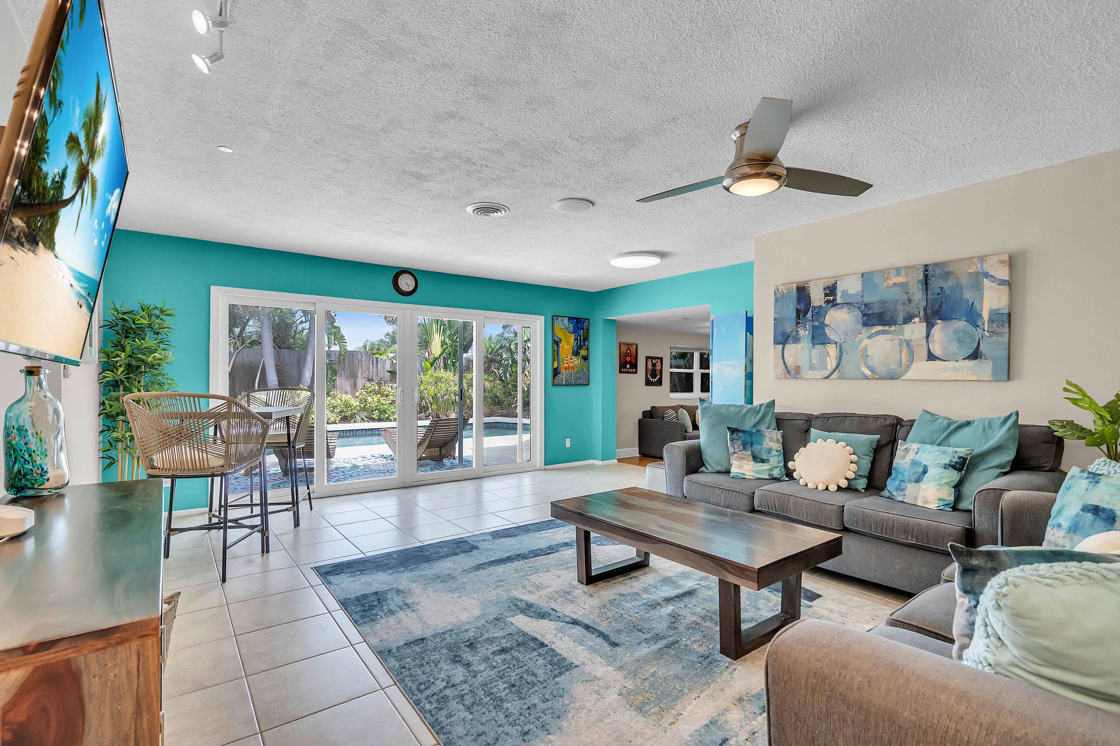 Tropical Suburban Oasis - IMG Nearby Image in Bayshore Gardens, Bradenton, FL